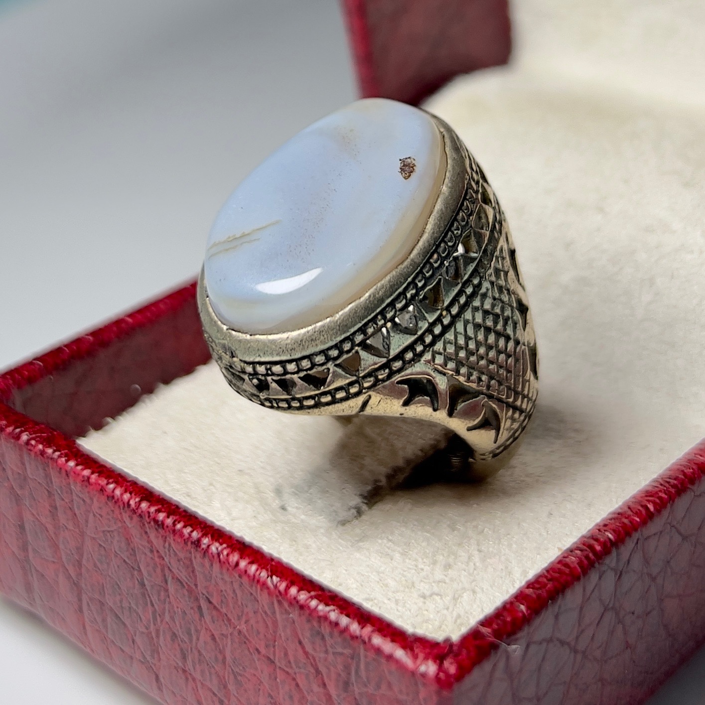 انگشتر بی نظیر نگین عقیق سلیمانی خاص