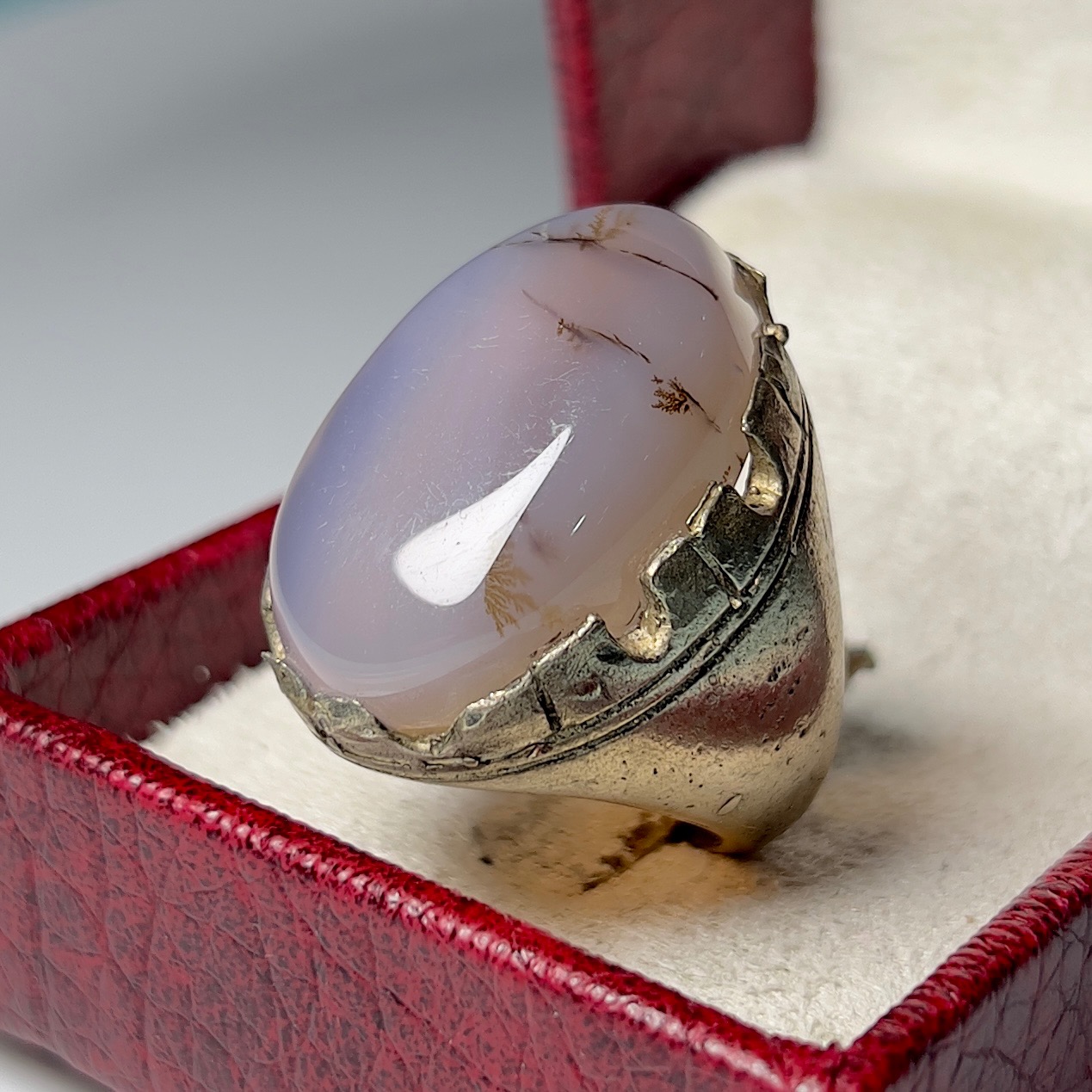 انگشتر غولپیکر آبدار نگین عقیق شجردار