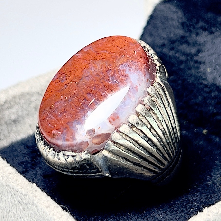 انگشترنیگن درشت شجر پاییزی شلوغ مجلسی