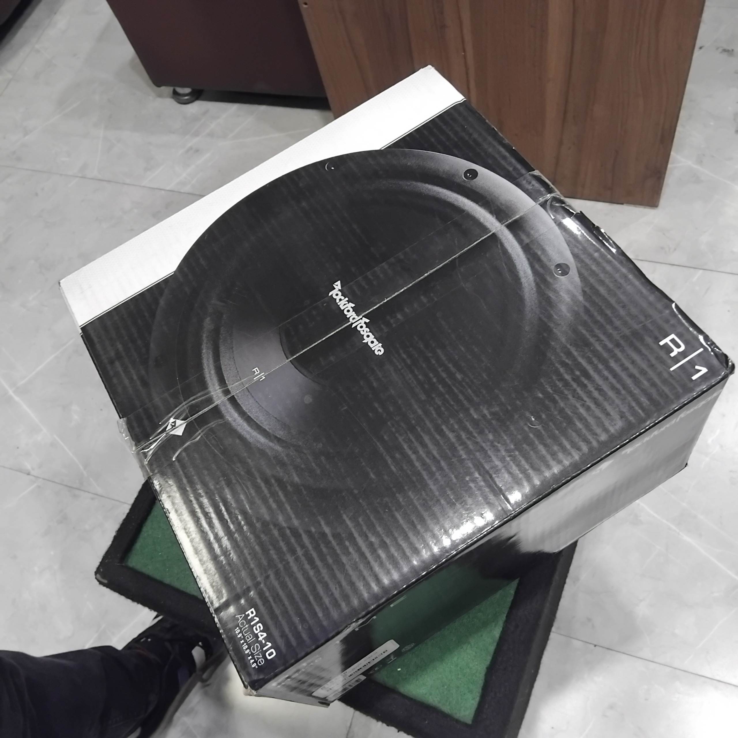 سابووفر راکفورد مدل R1