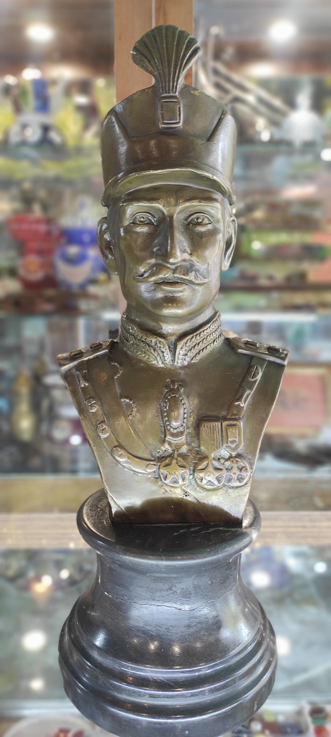 مجسمه رضاشاه پهلوی