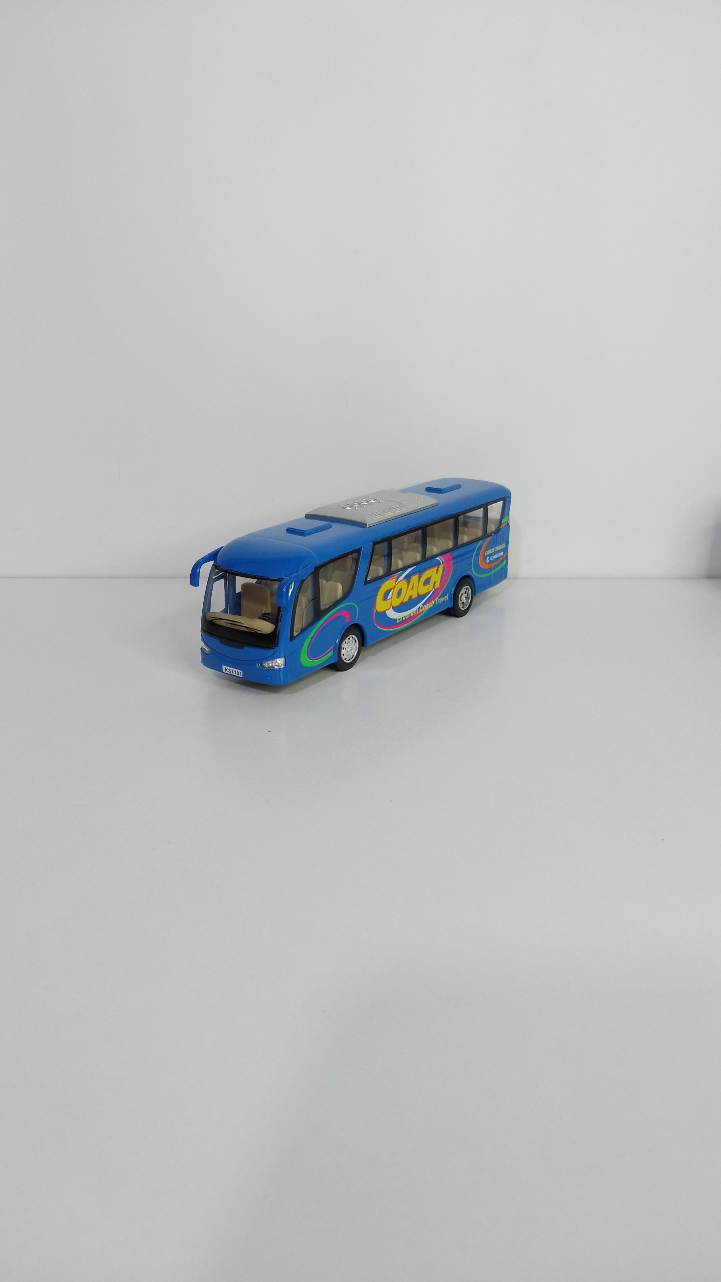 اتوبوس فلزی بیرون شهری برند کین اسفان