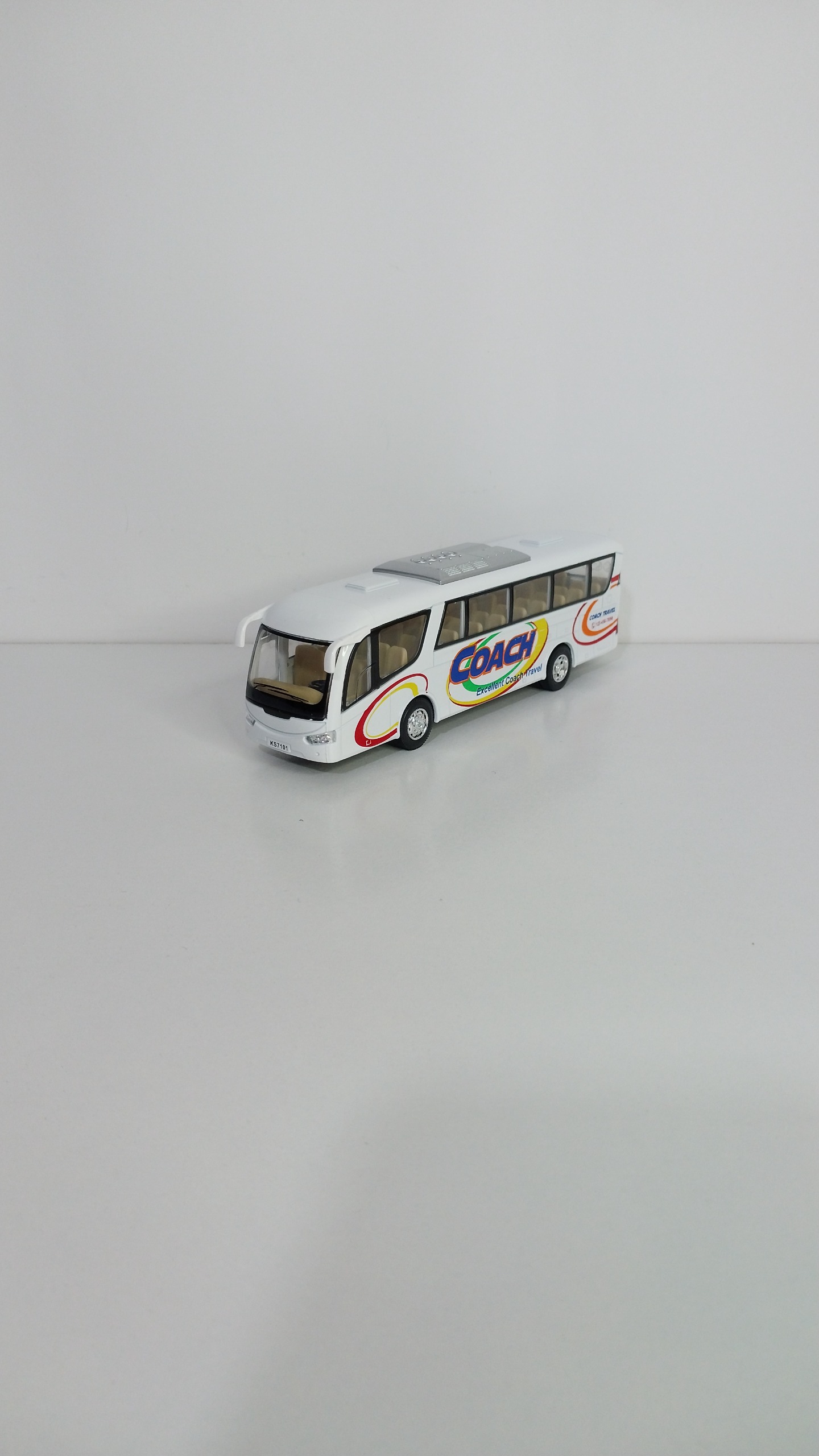 اتوبوس بیرون شهری برند کین اسفان