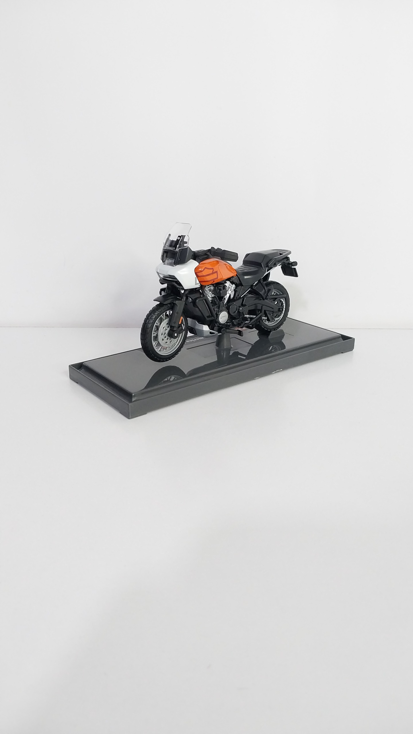 ماکت موتور هارلی دیویدسون برند مایستو