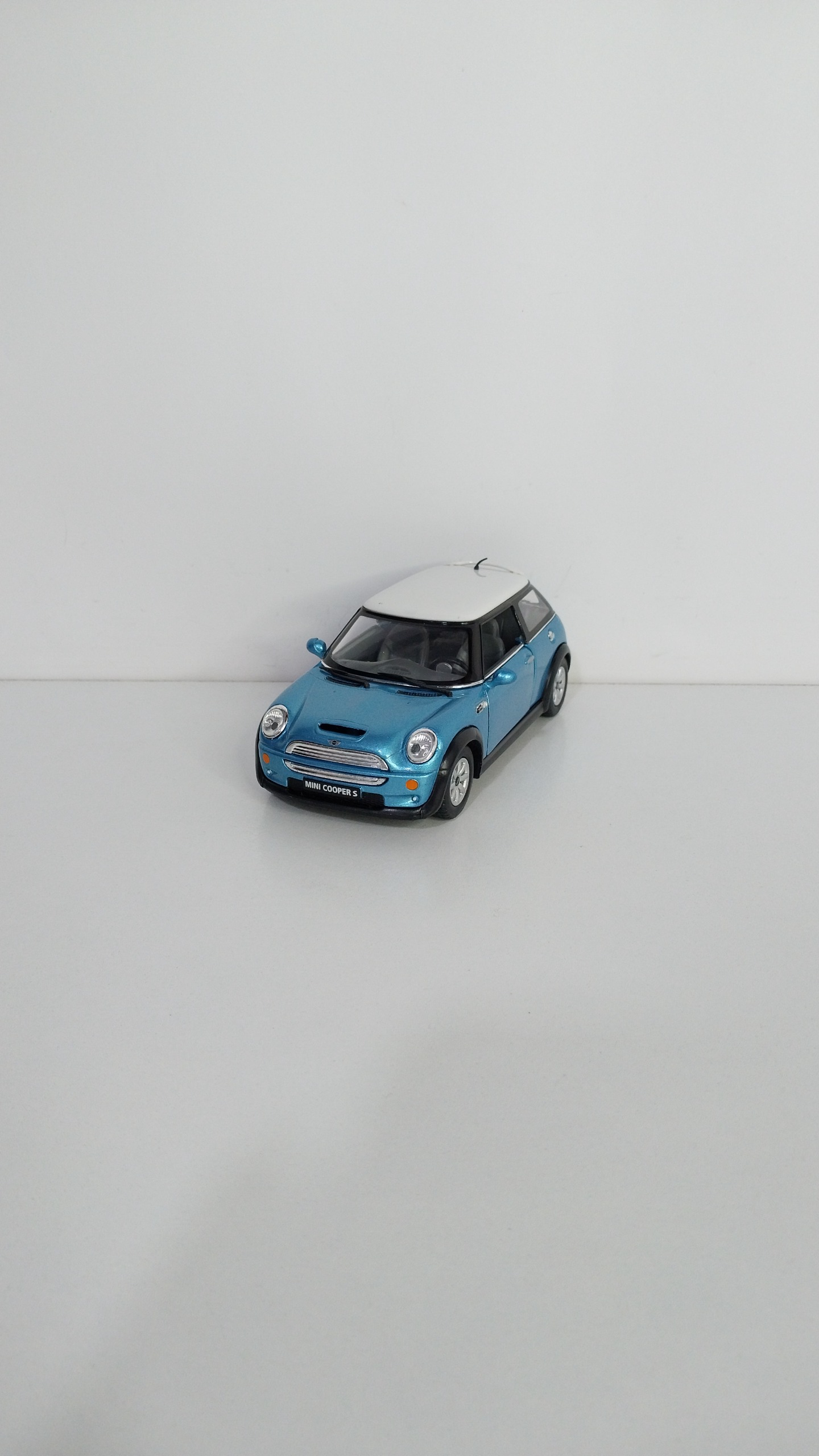 ماشین فلزی مینی کوپر اس برند کینسمارت