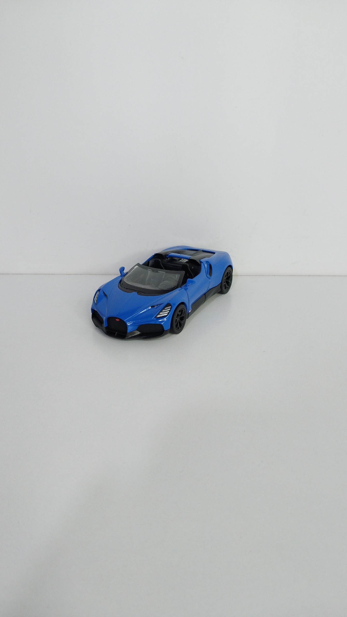 ماشین فلزی بوگاتی میسترال برند کینسمارت