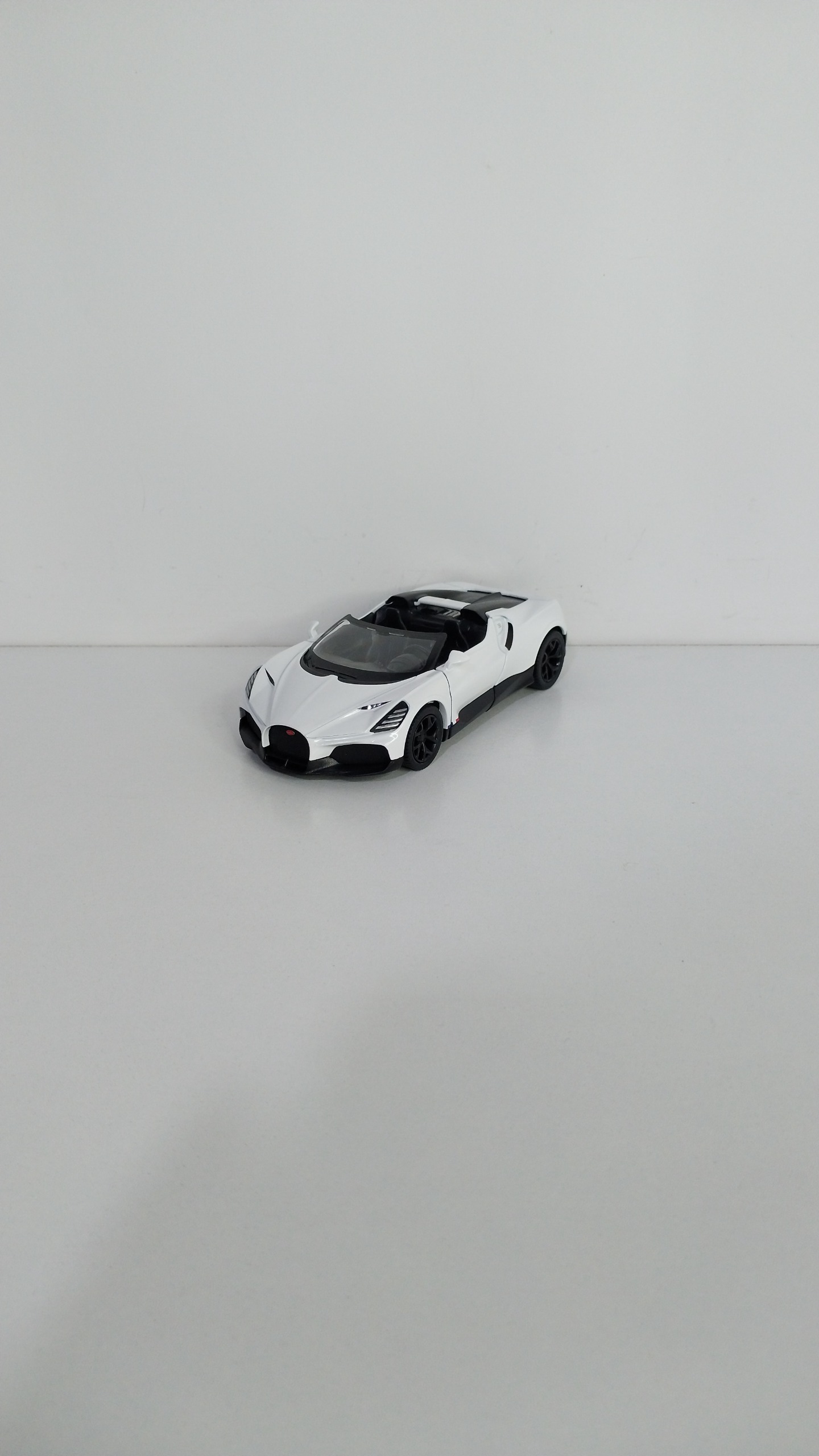 ماشین فلزی بوگاتی میسترال برند کینسمارت