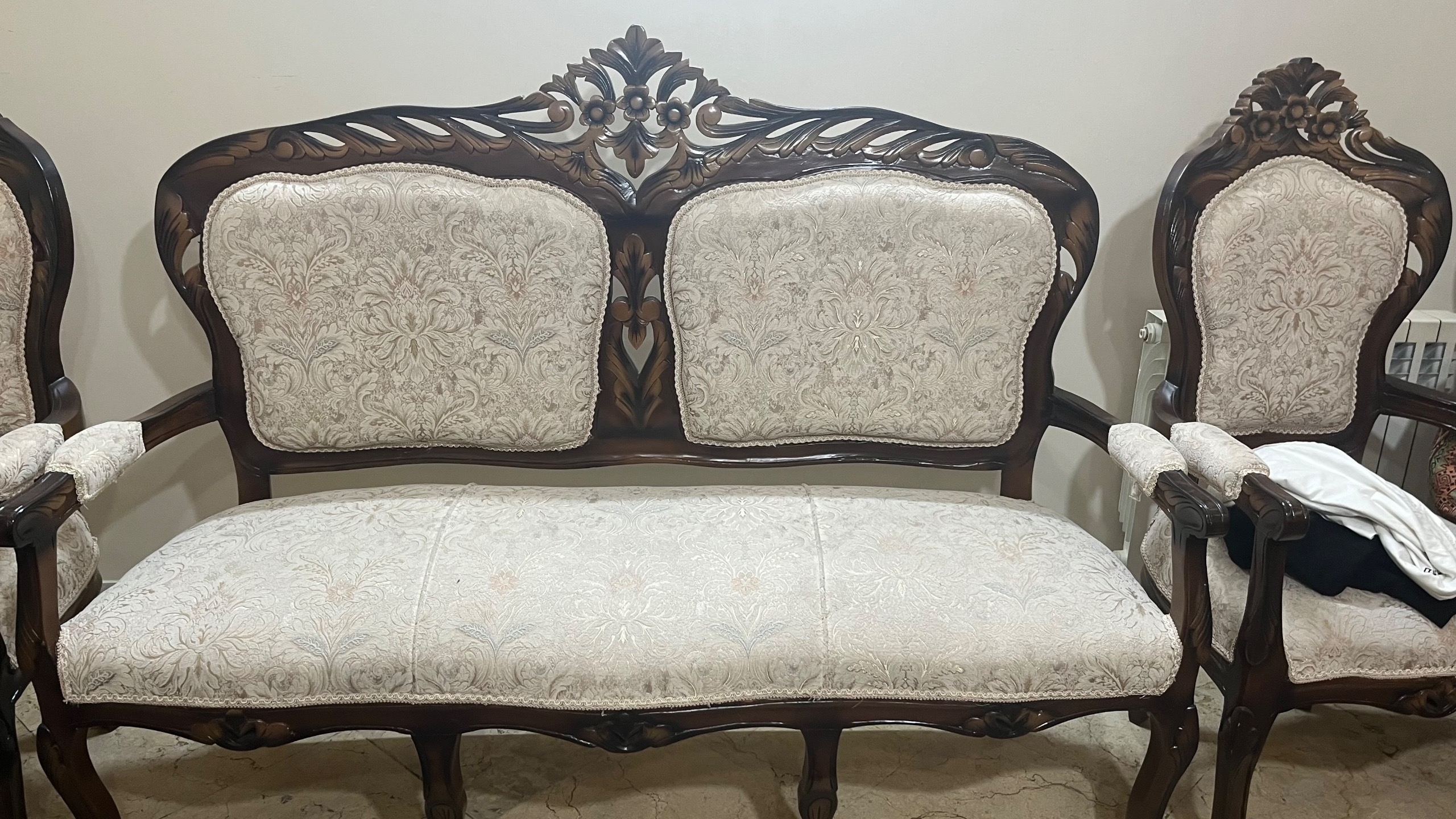 ست مبل و میز نهارخوری کلاسیک