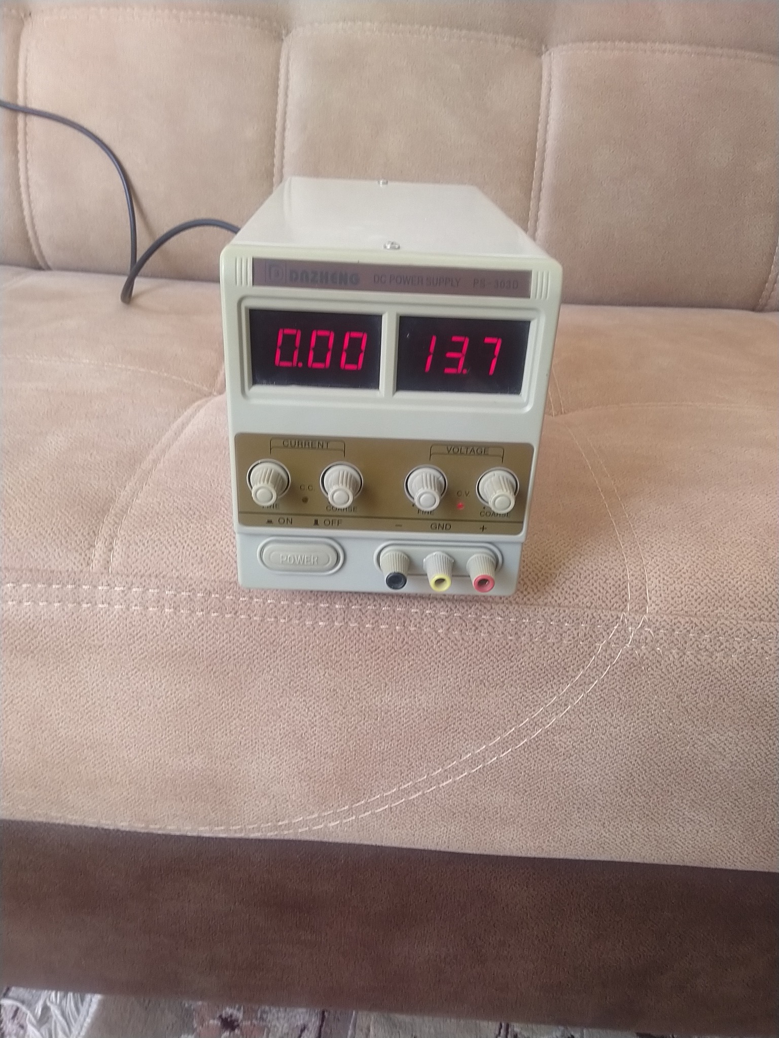 منبع تغذیه مربوط به تعمیرات