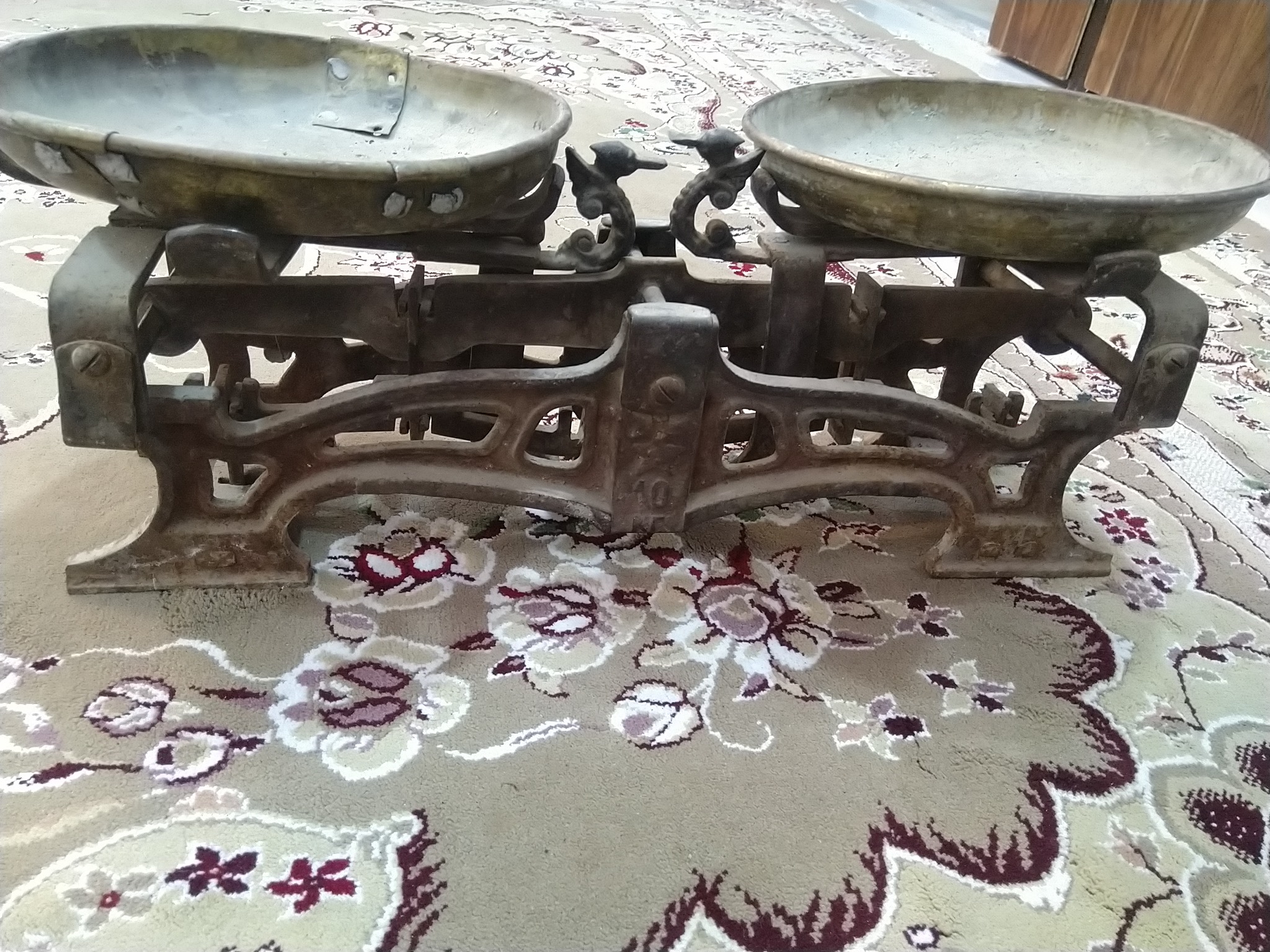 ترازو قدیمی صد ساله