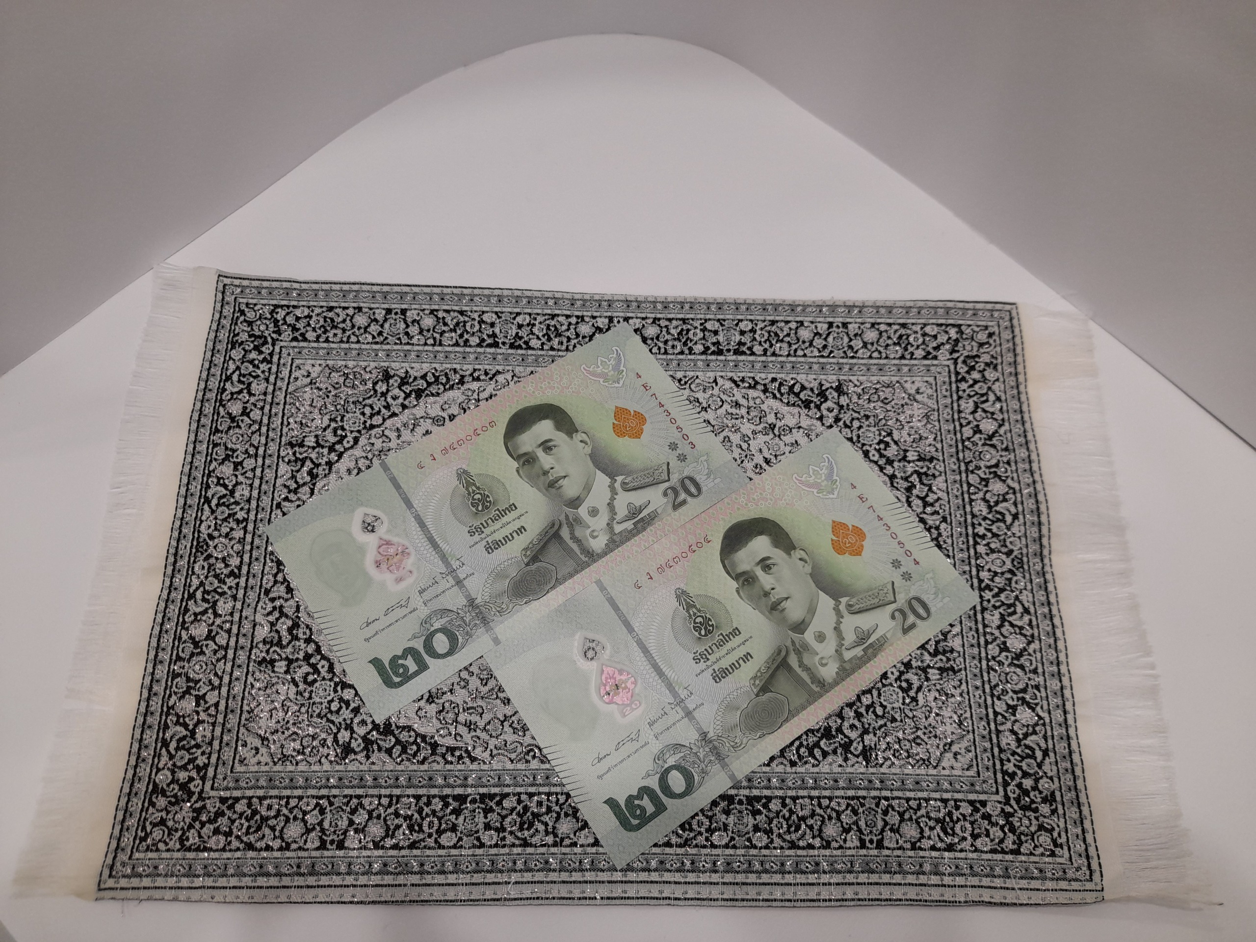 یک جفت 20 بات تایلند