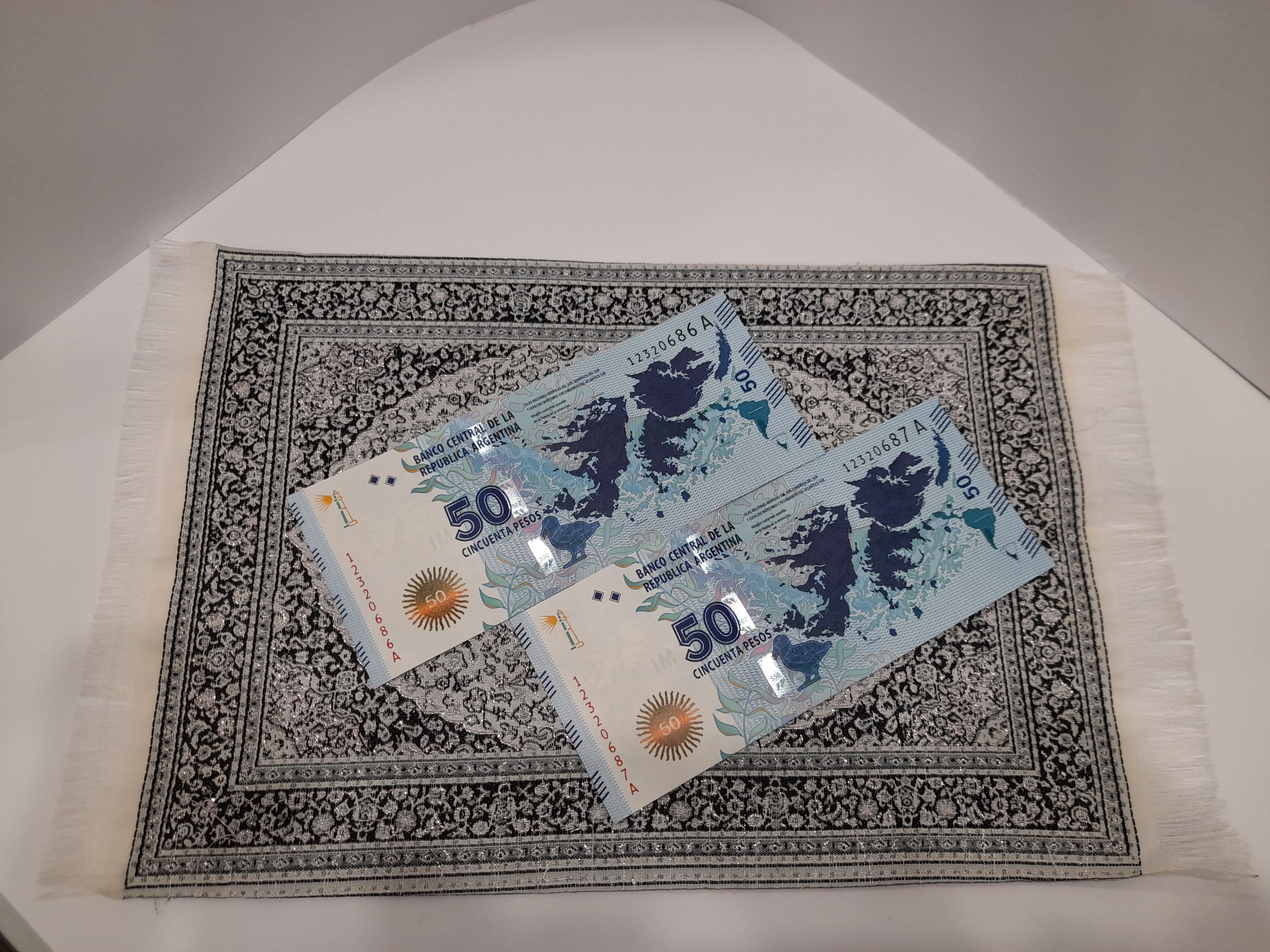یک جفت 50 پزوی آرژانتین (نقشه)