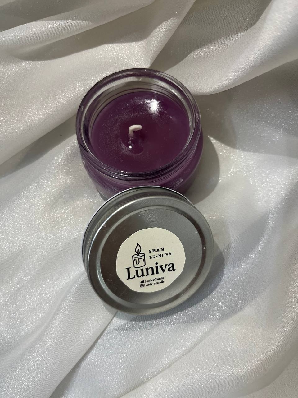 شمع جار شیشه ای با رایحه عطری