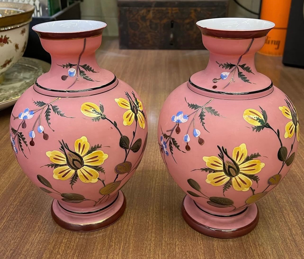 گلدان اوپالین قدیمی