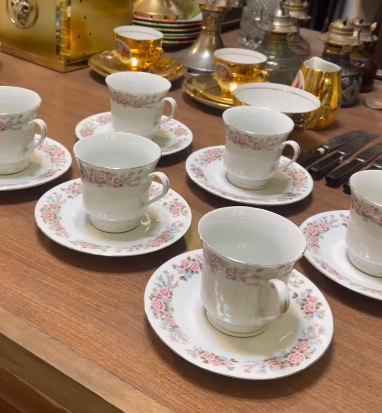 یک دست فنجان و نعلبکی خارجی