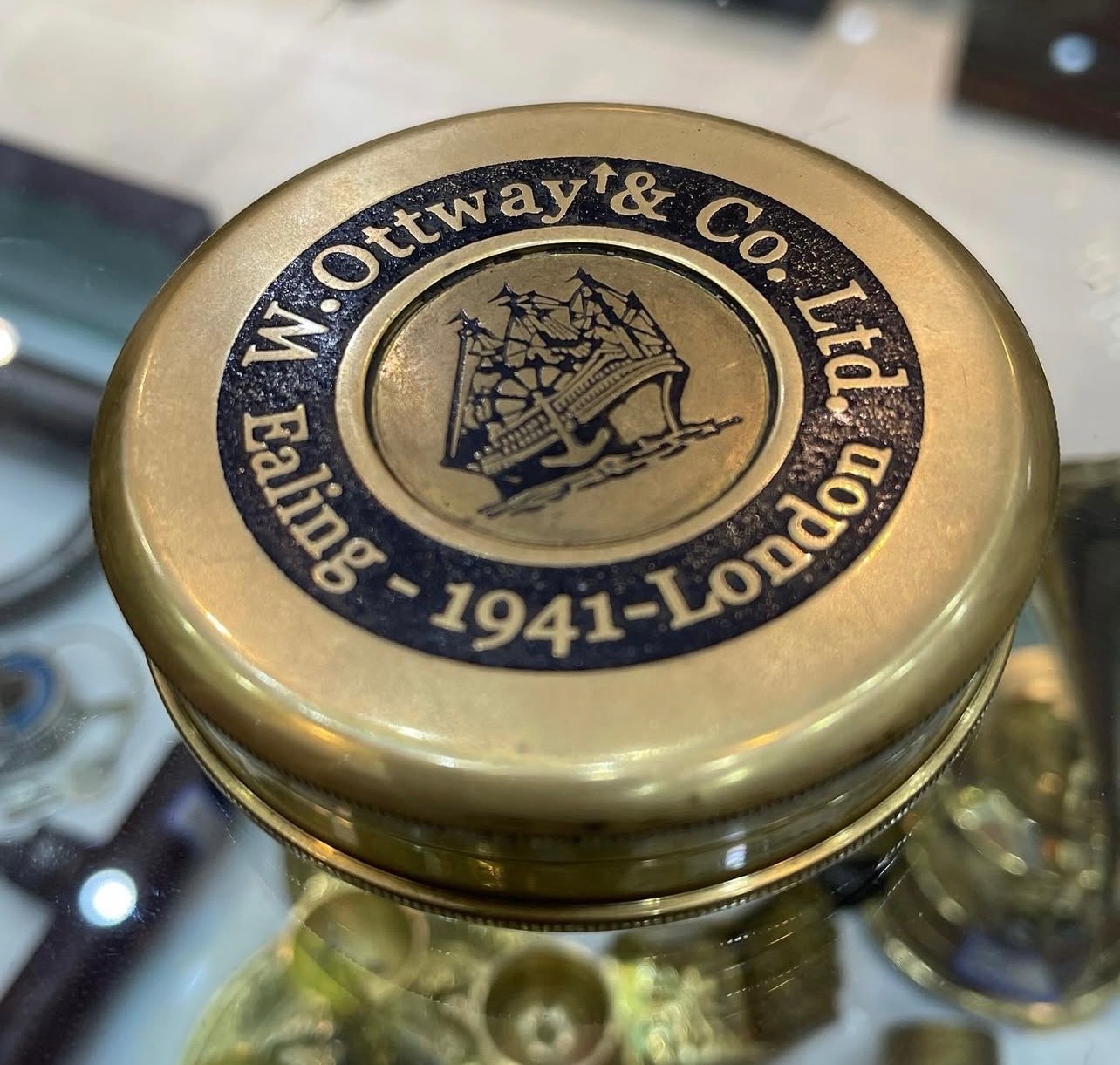 قطب نمای قدیمی خارجی