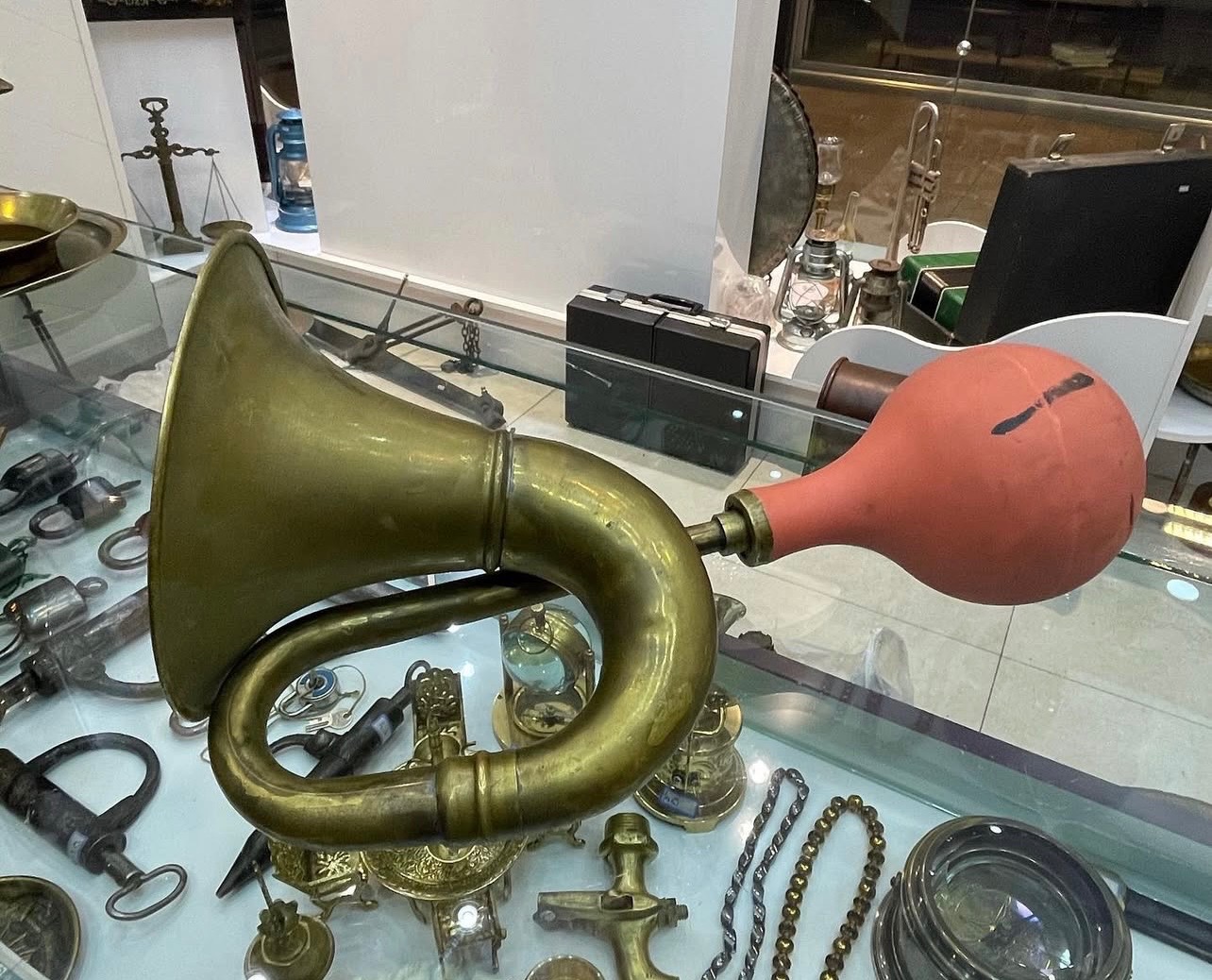 شیپور بادی قدیمی خارجی