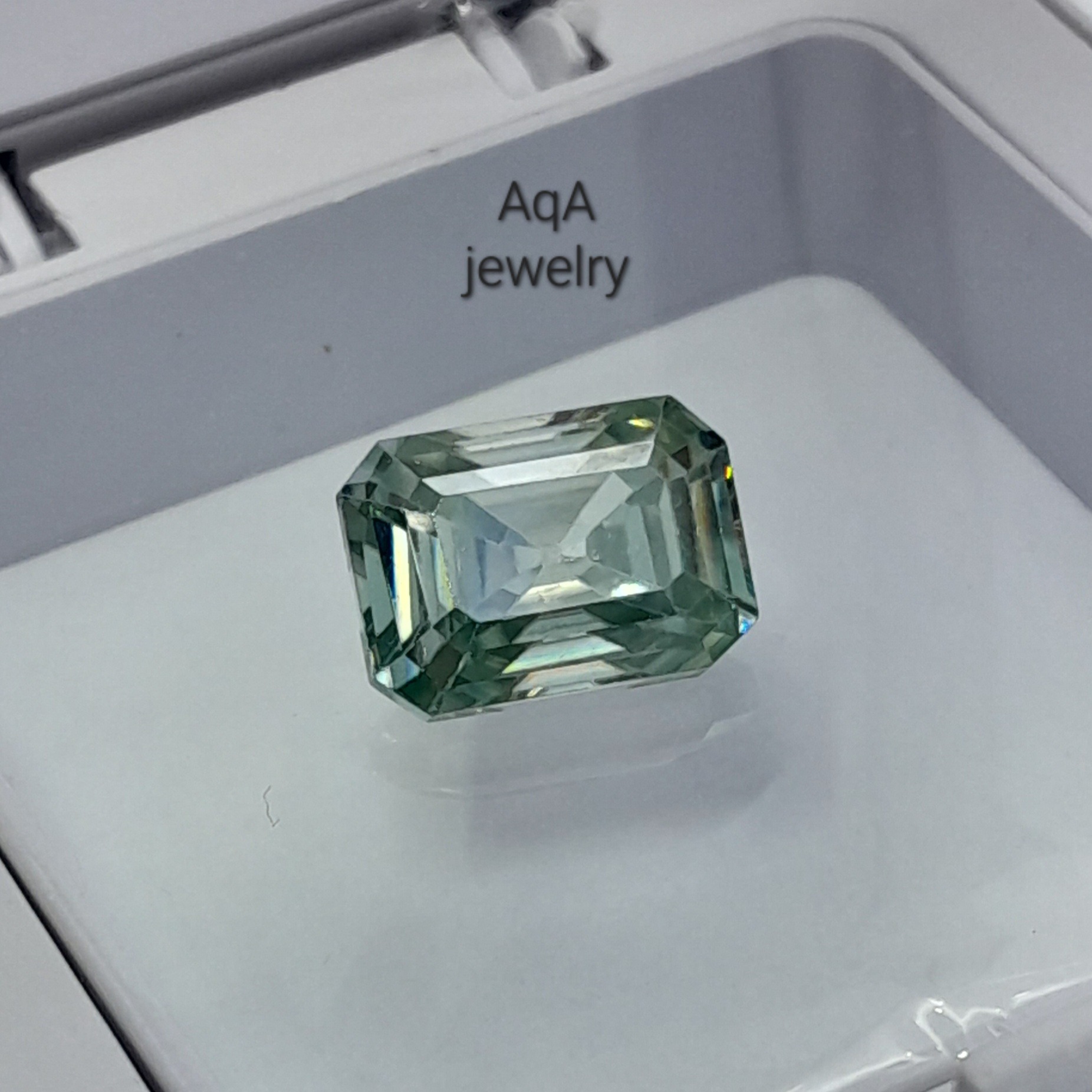 تورمالین رنگ بسیار خاص genuine green