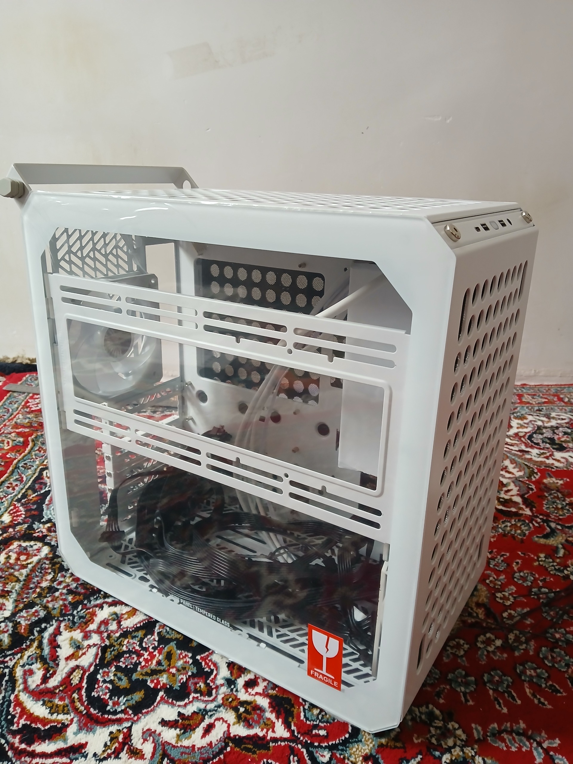 کیس qube 500.(توضیحات رو چک کنید)