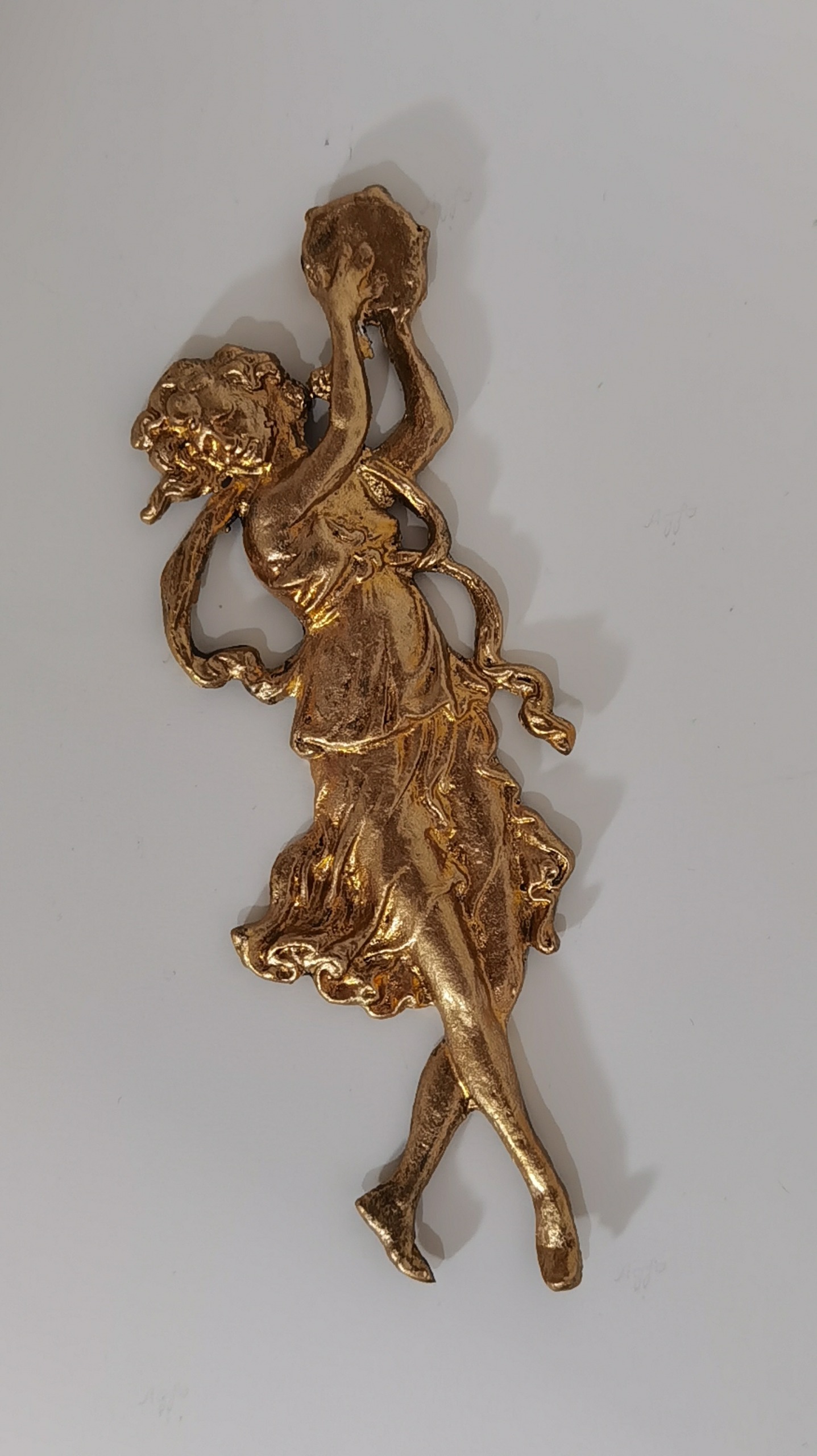 مجسمه زیبای برنجی