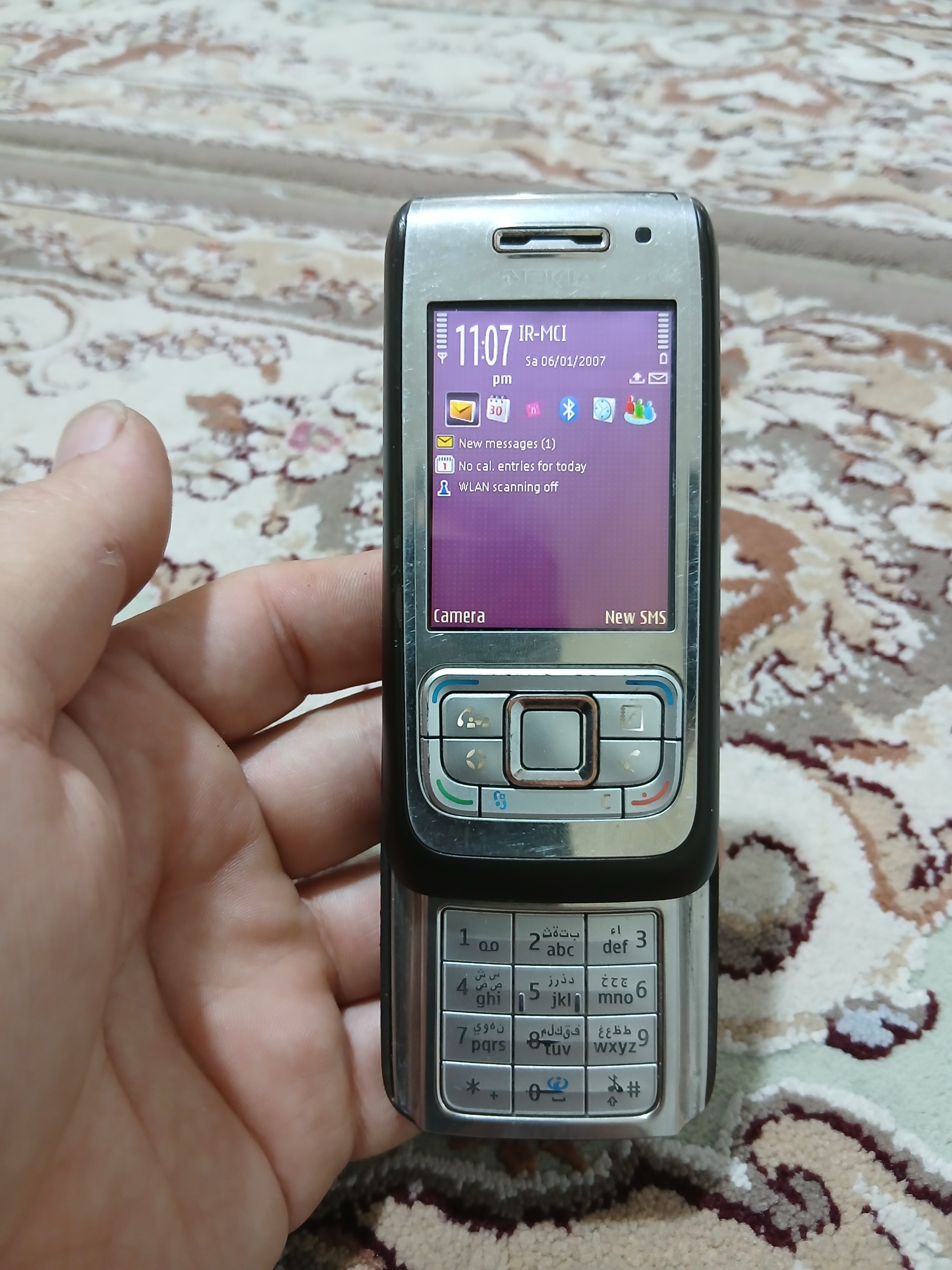 گوشی نوکیا E65