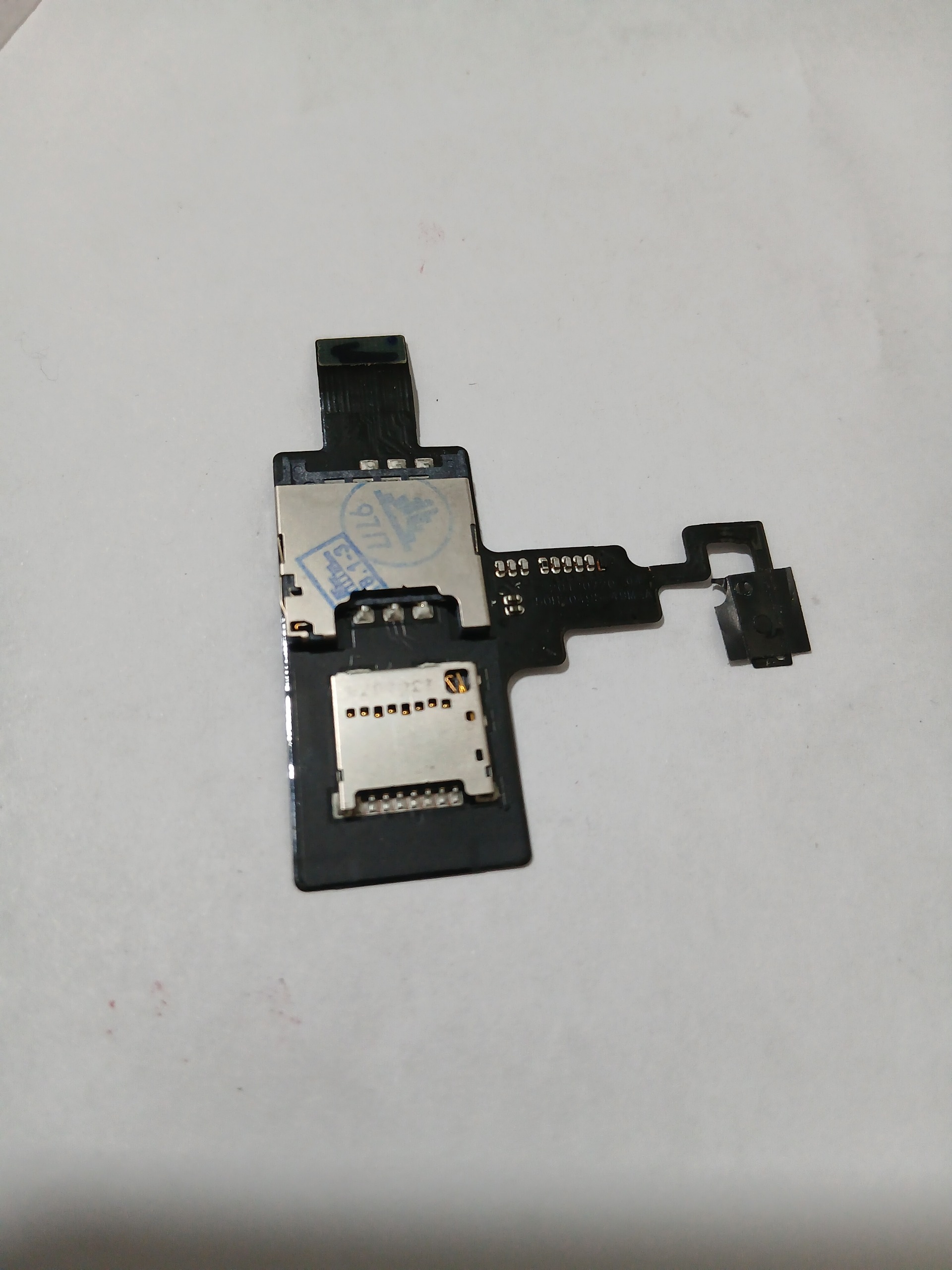 جا سیمکارت و رم HTC One v