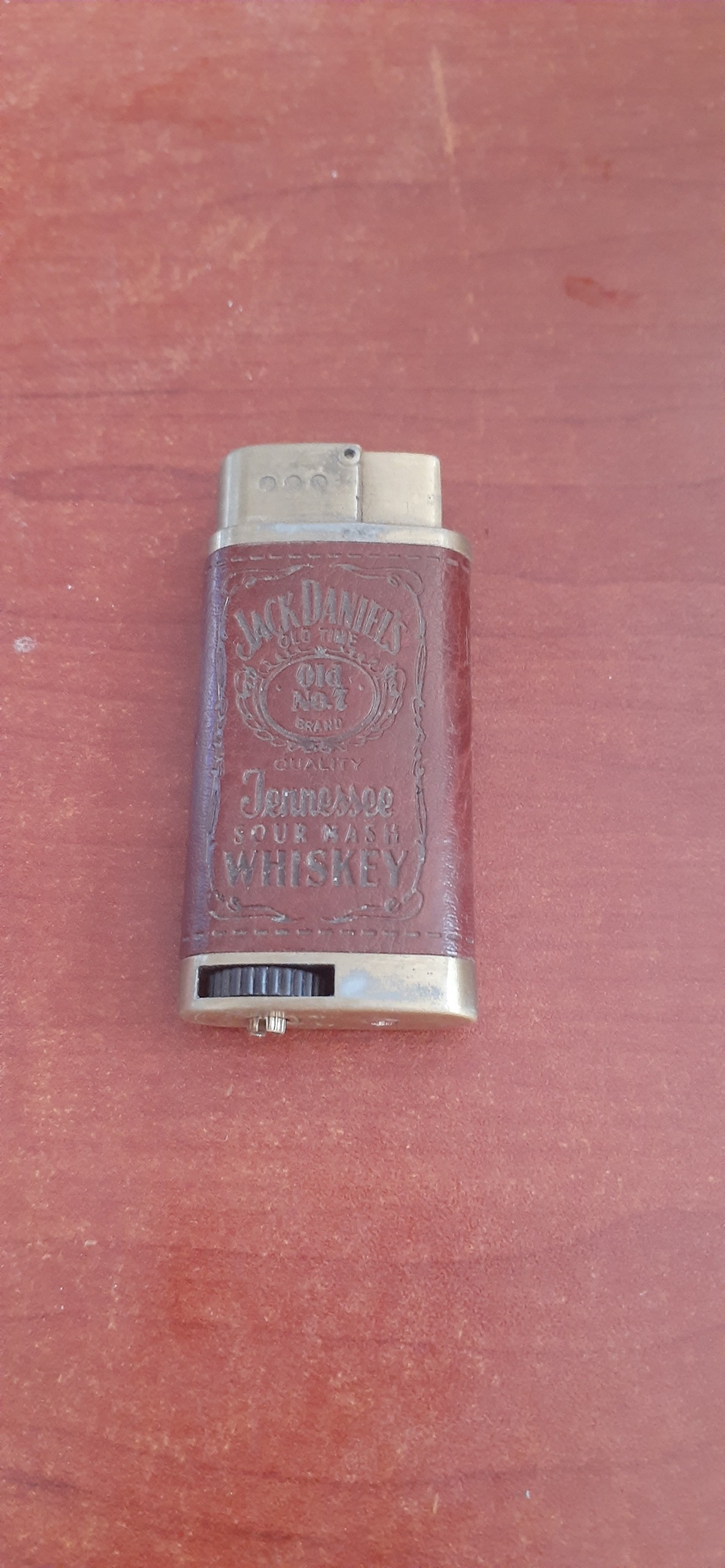 فندک چرمی حکاکی شده