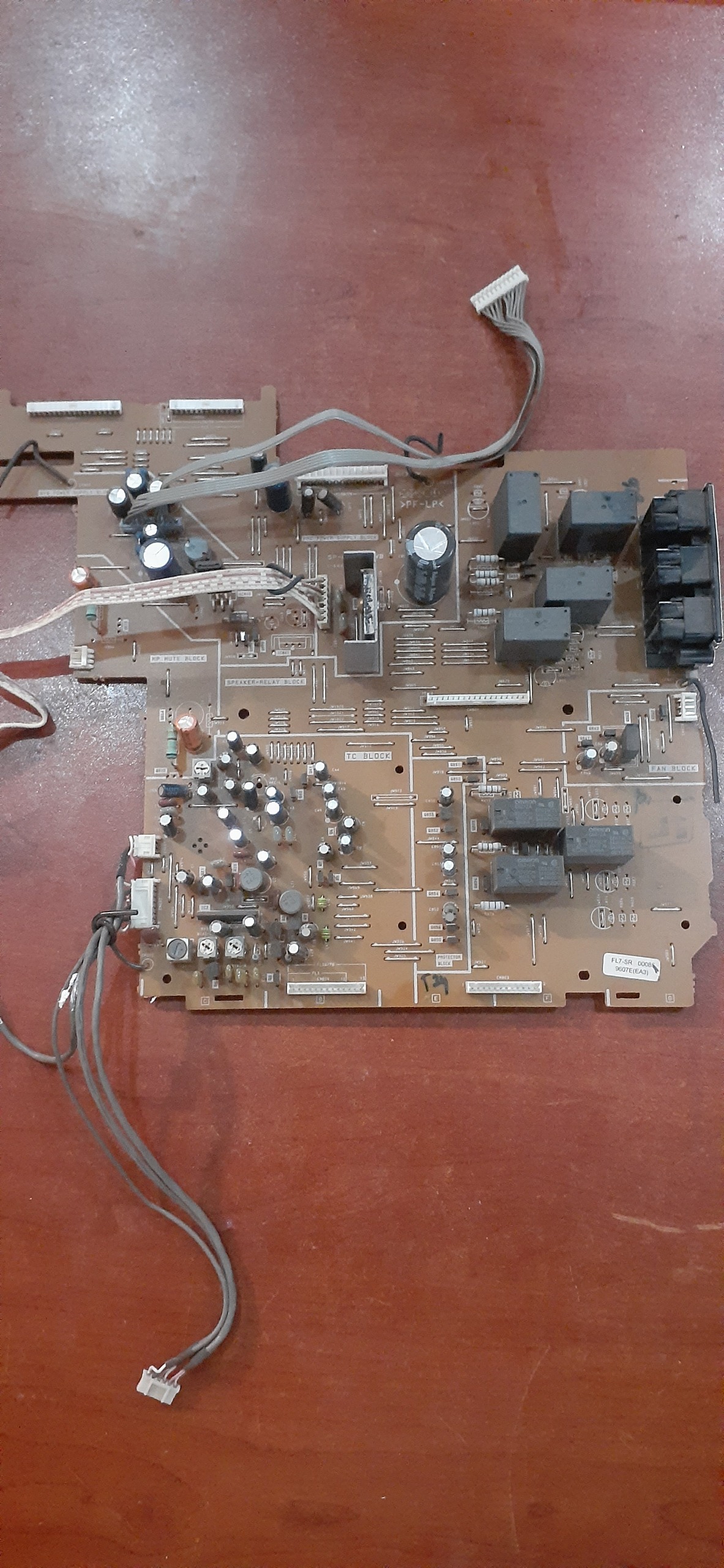 برد قسمت خروجی صدا ضبط سونی FL7