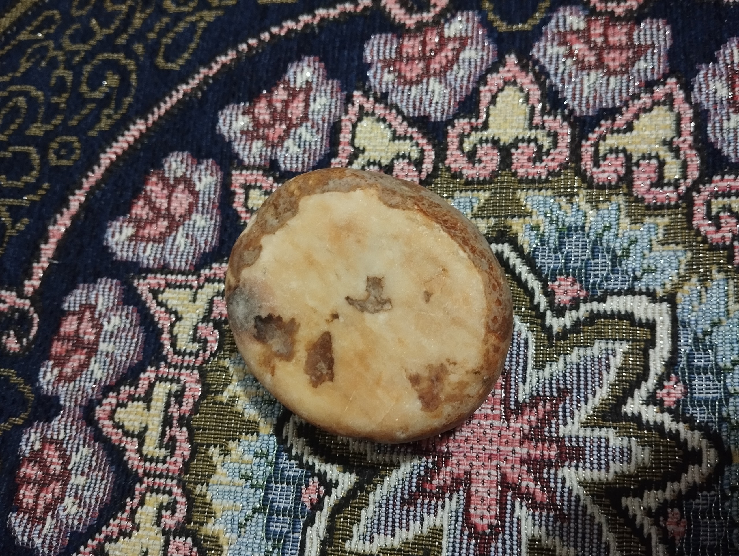 سنگ قدیمی گرانبها