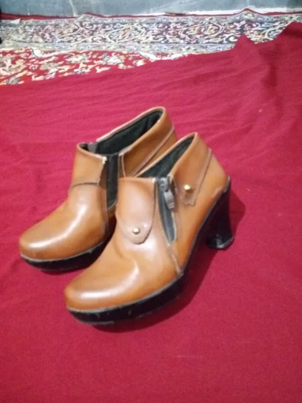 نیم بوت 39