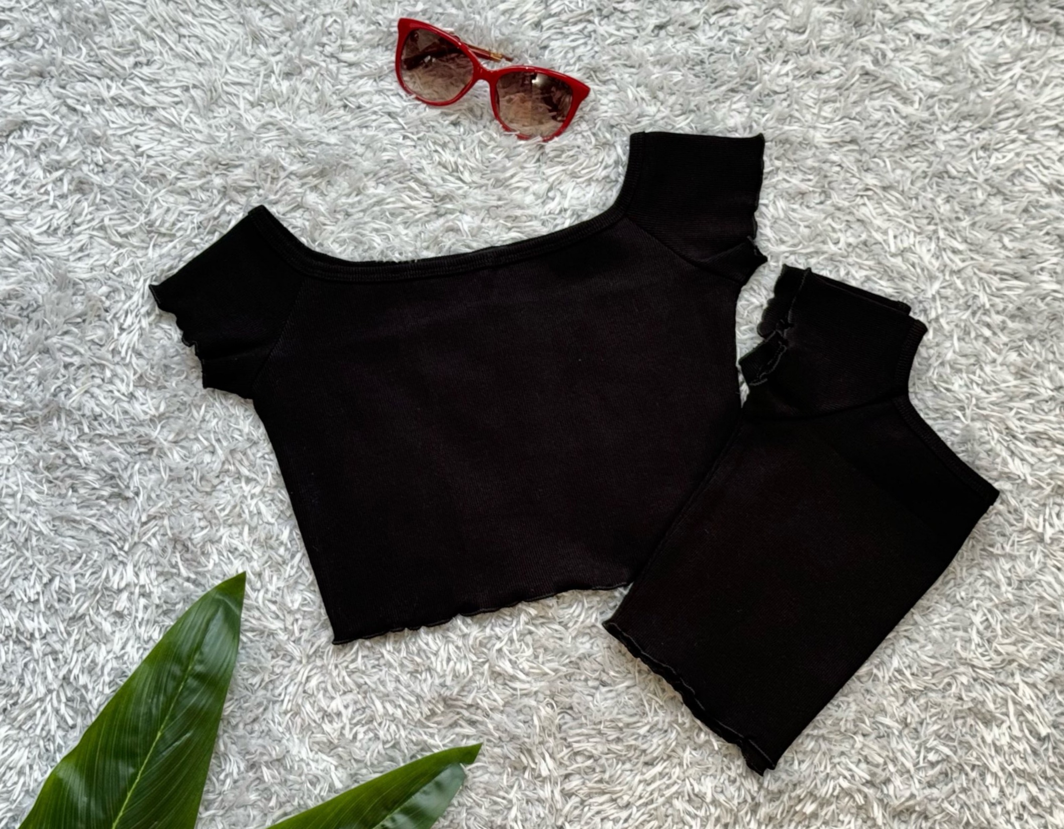 کراپ آستین کوتاه و بالای ناف