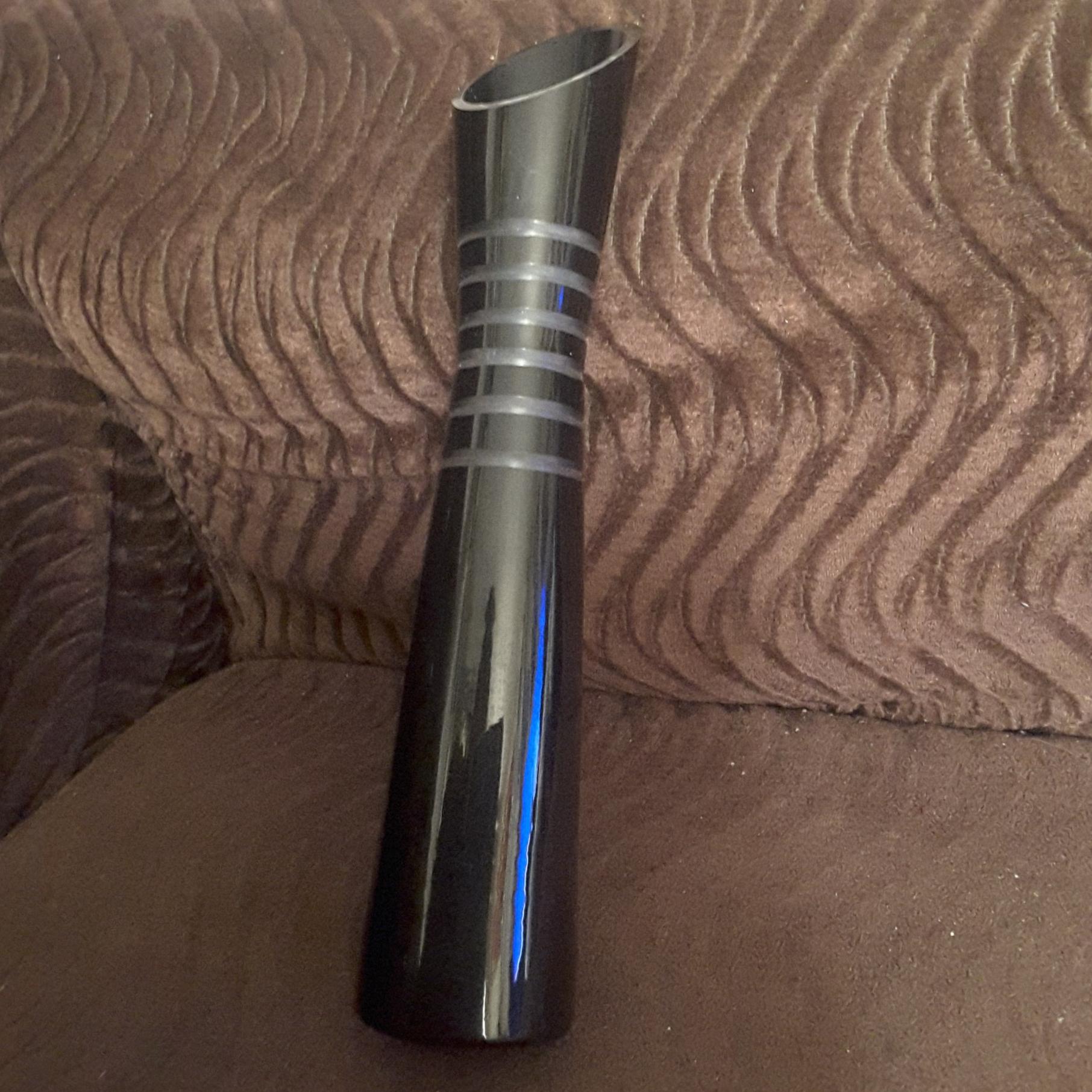 گلدان دکوری مشکی