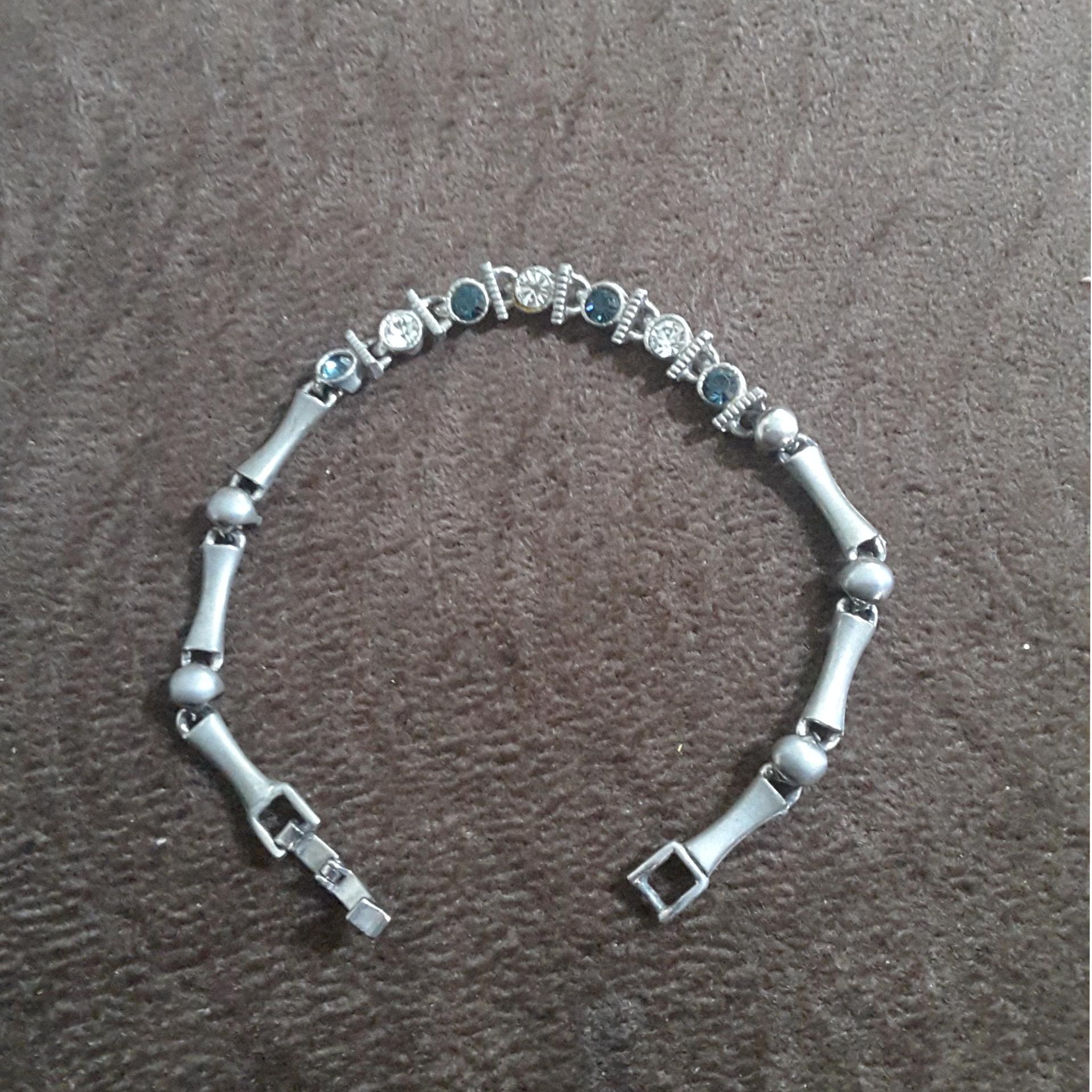 دستبند نگین دار