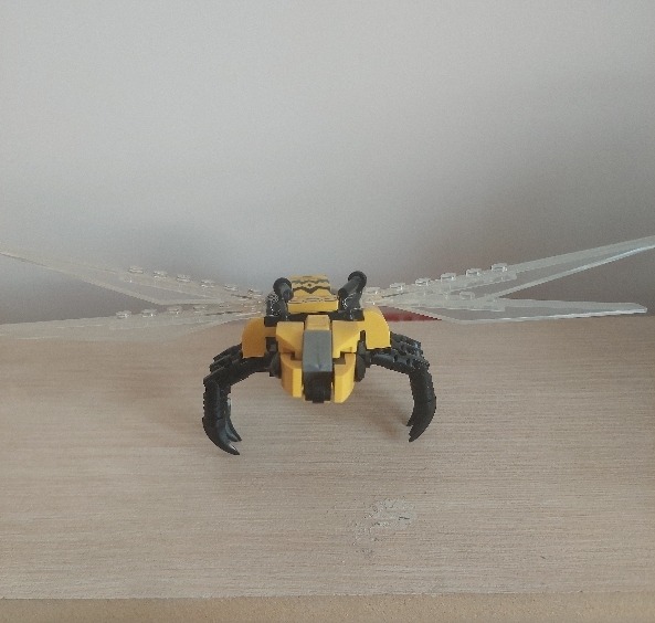 لگو زنبور غول پیکر