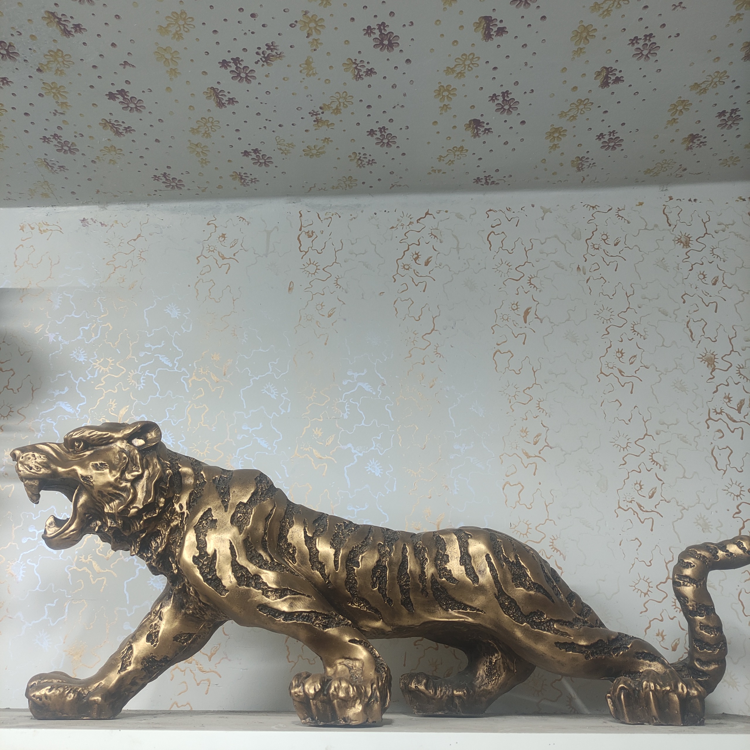 مجسمه ببر زیبا