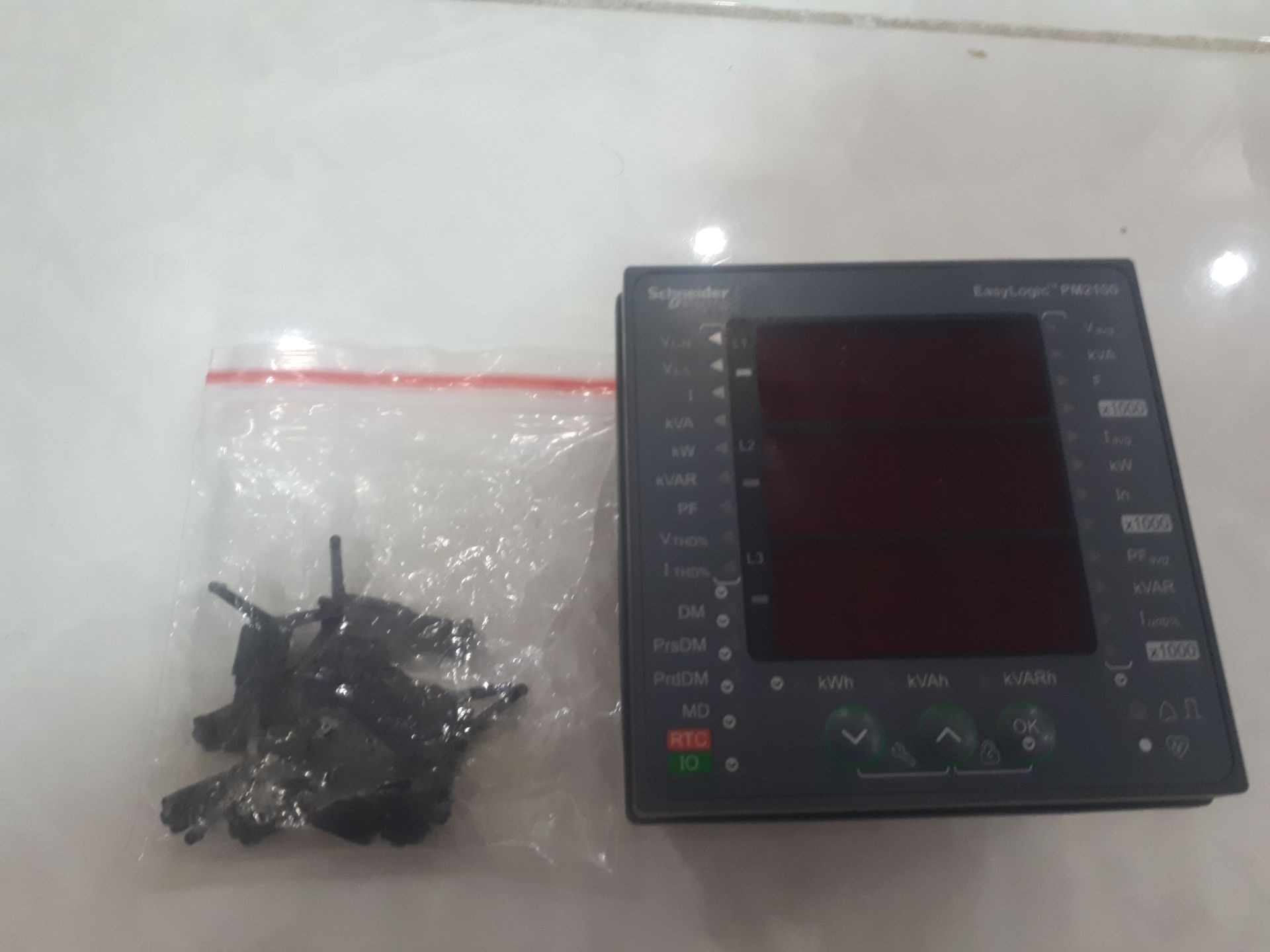 مولتی متر تابلویی اشنایدر مدل pm2100