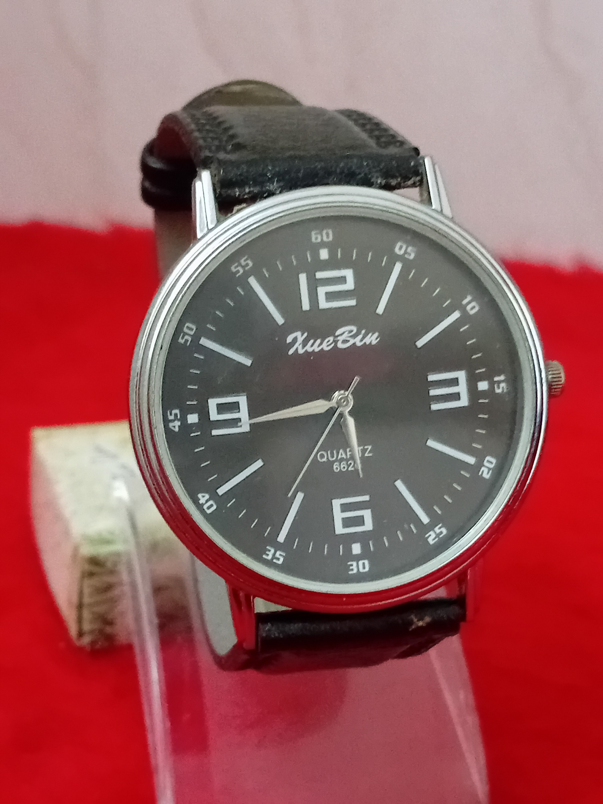 ساعت مچی بزرگ