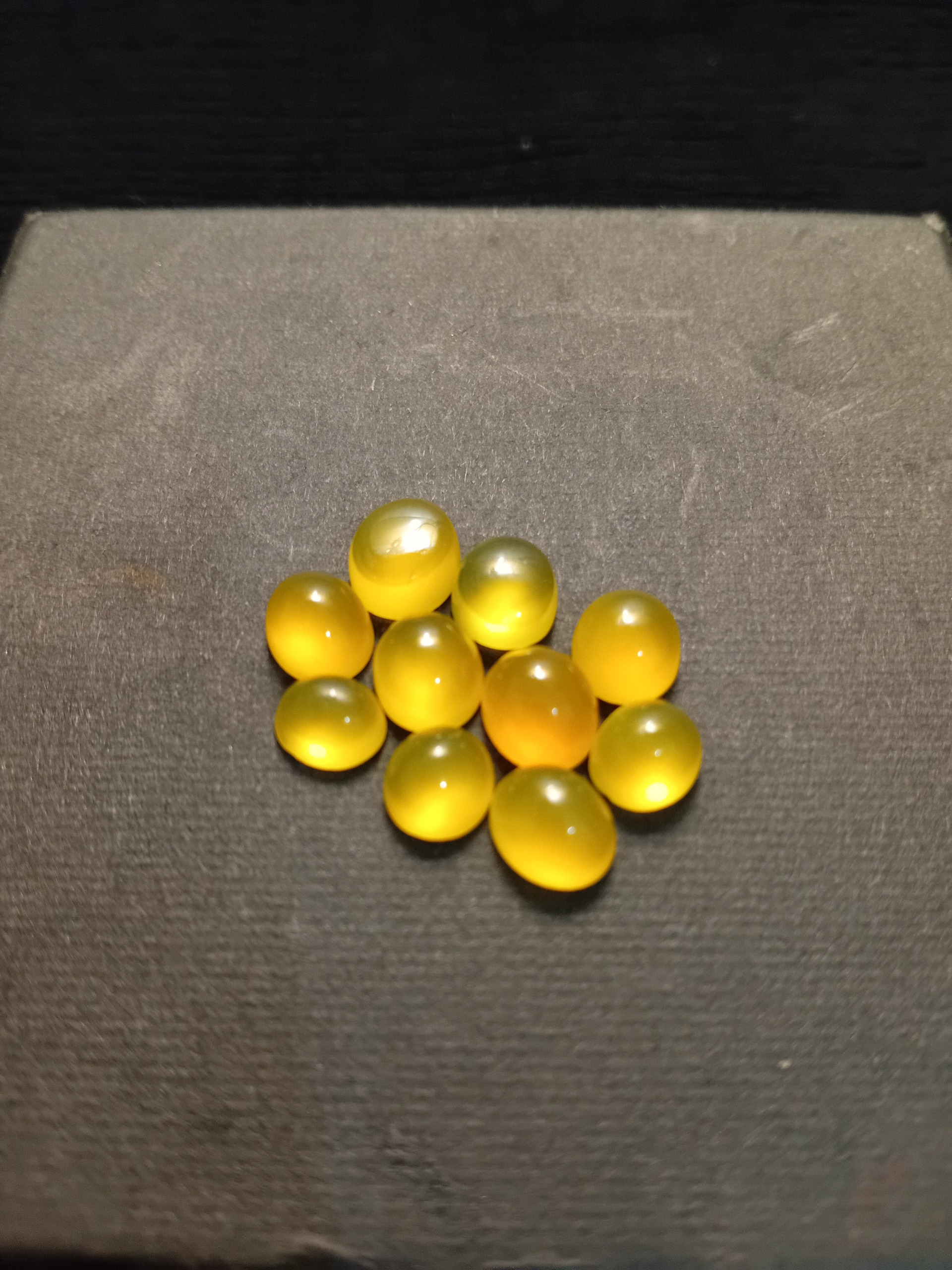 10 عدد نگین عقیق زرد خراسان بدون خط