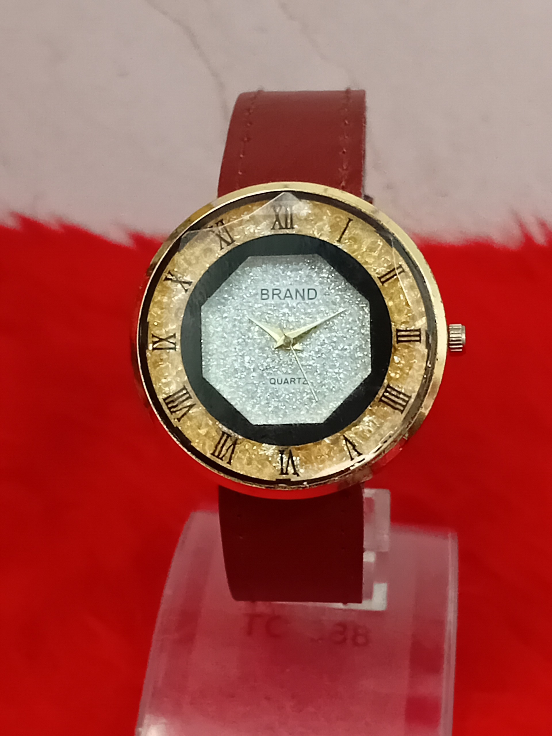 ساعت زیبای برند