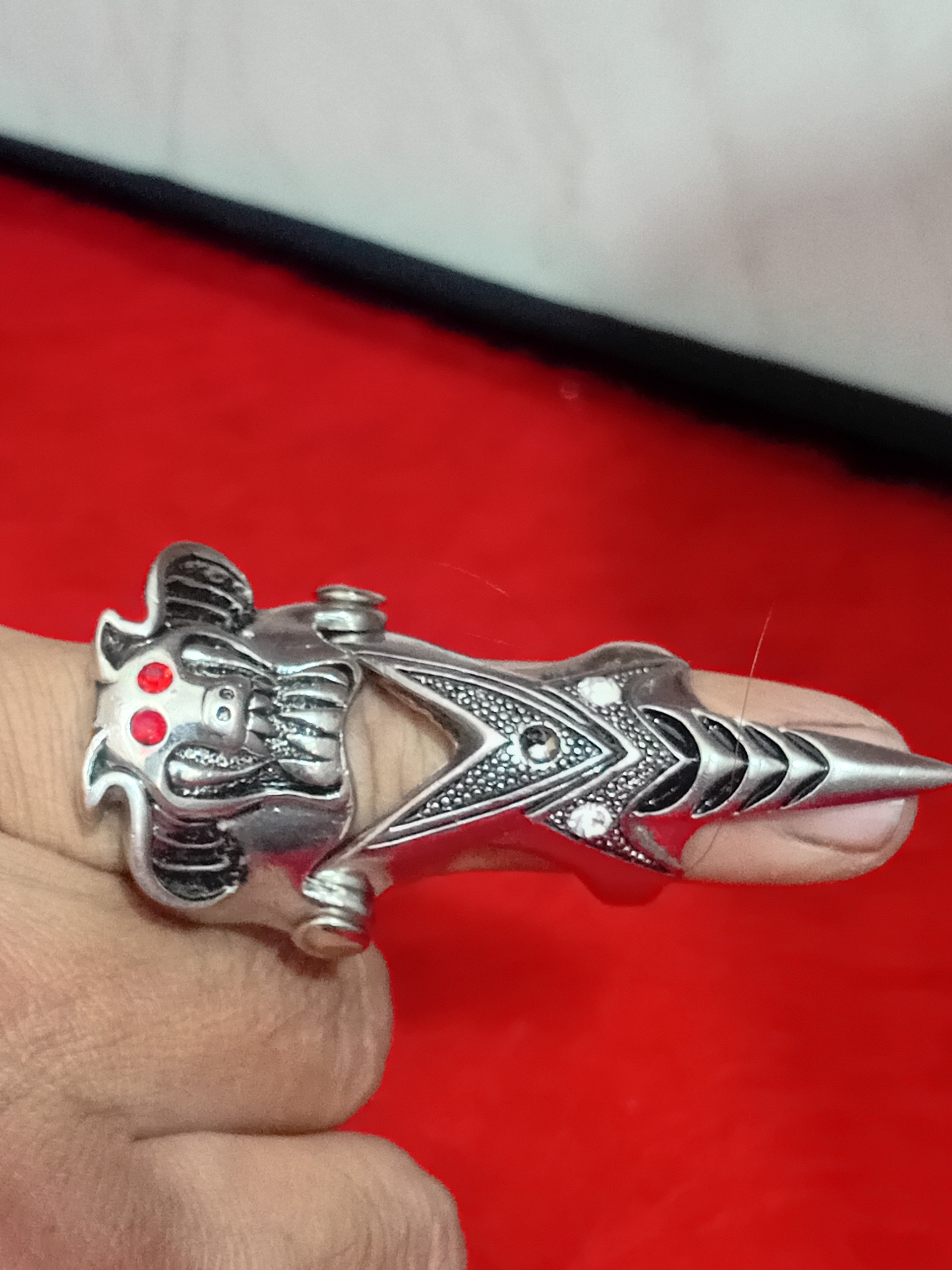 انگشتر طرح اژدها و اسکلت