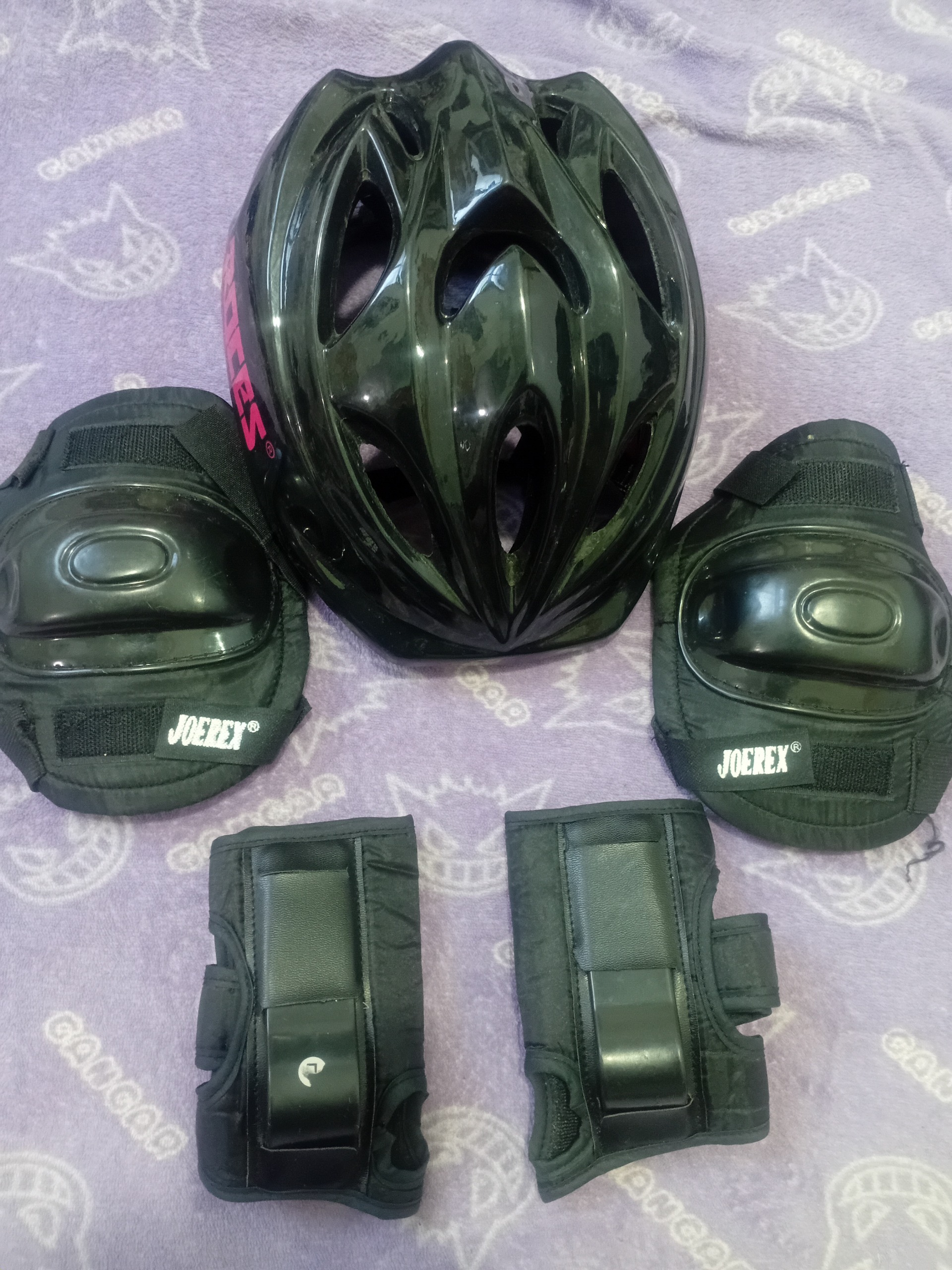 کلاه دستکش زانوبند دوچرخه سواری و اسکیت