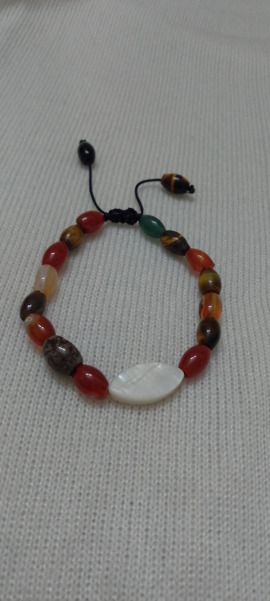 دستبند های سنگ اصل