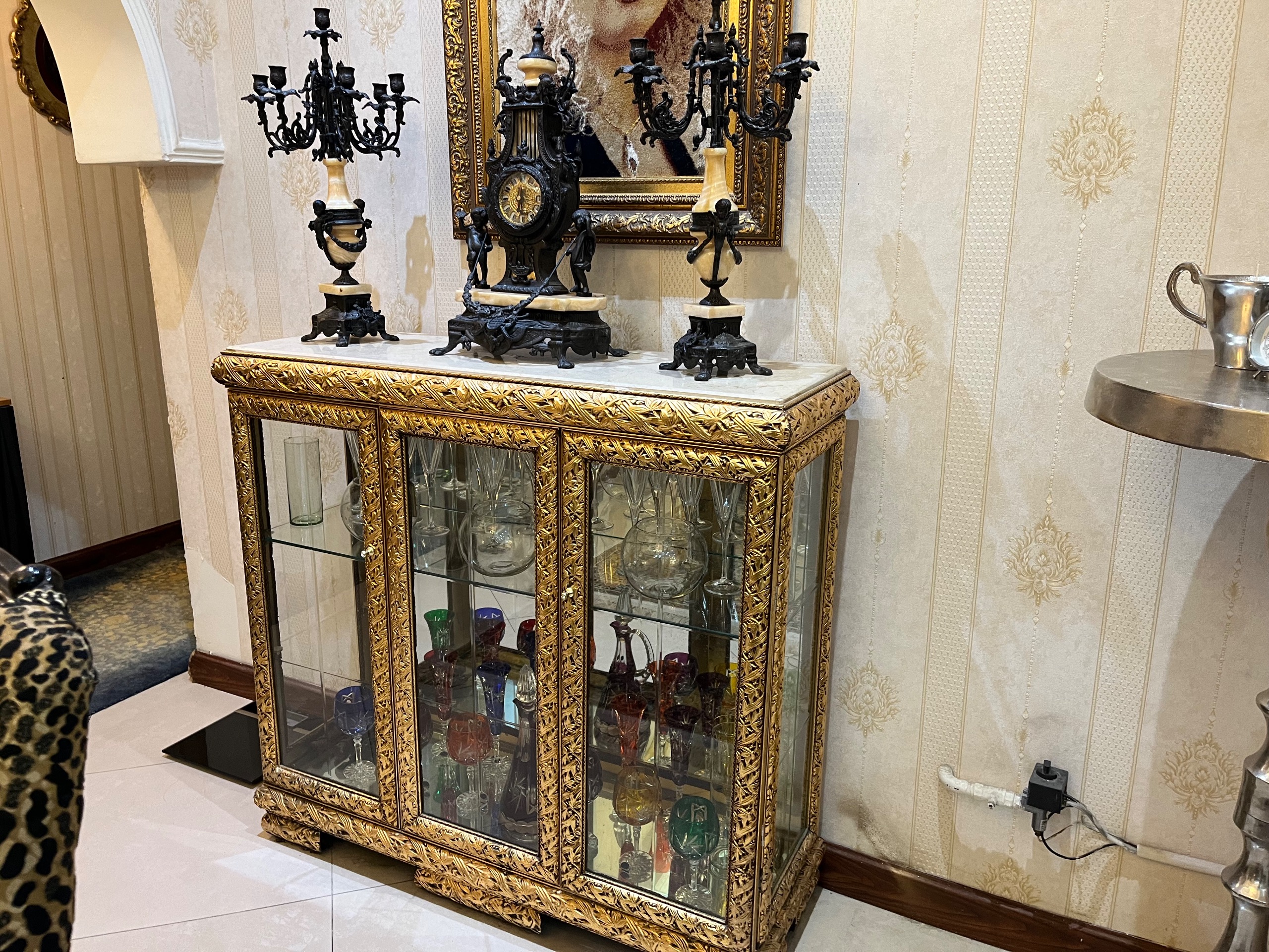 کنسول طلاکوب قصر سوزان