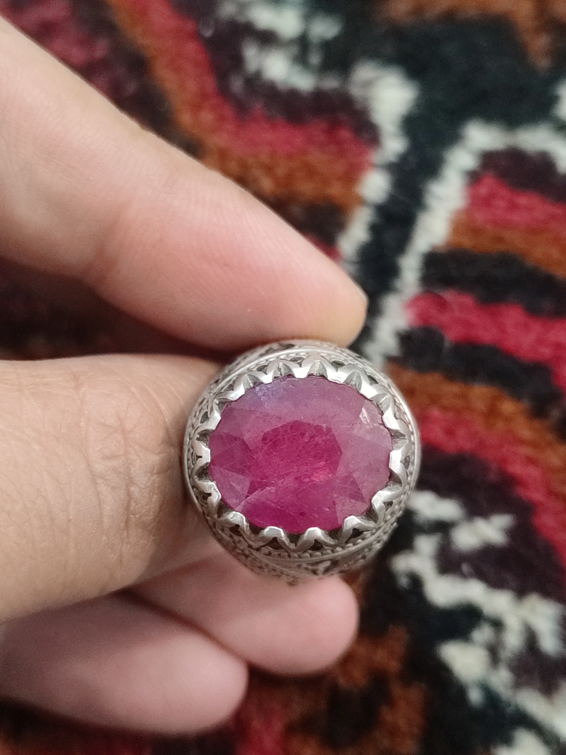 انگشتر یاقوت معدنی