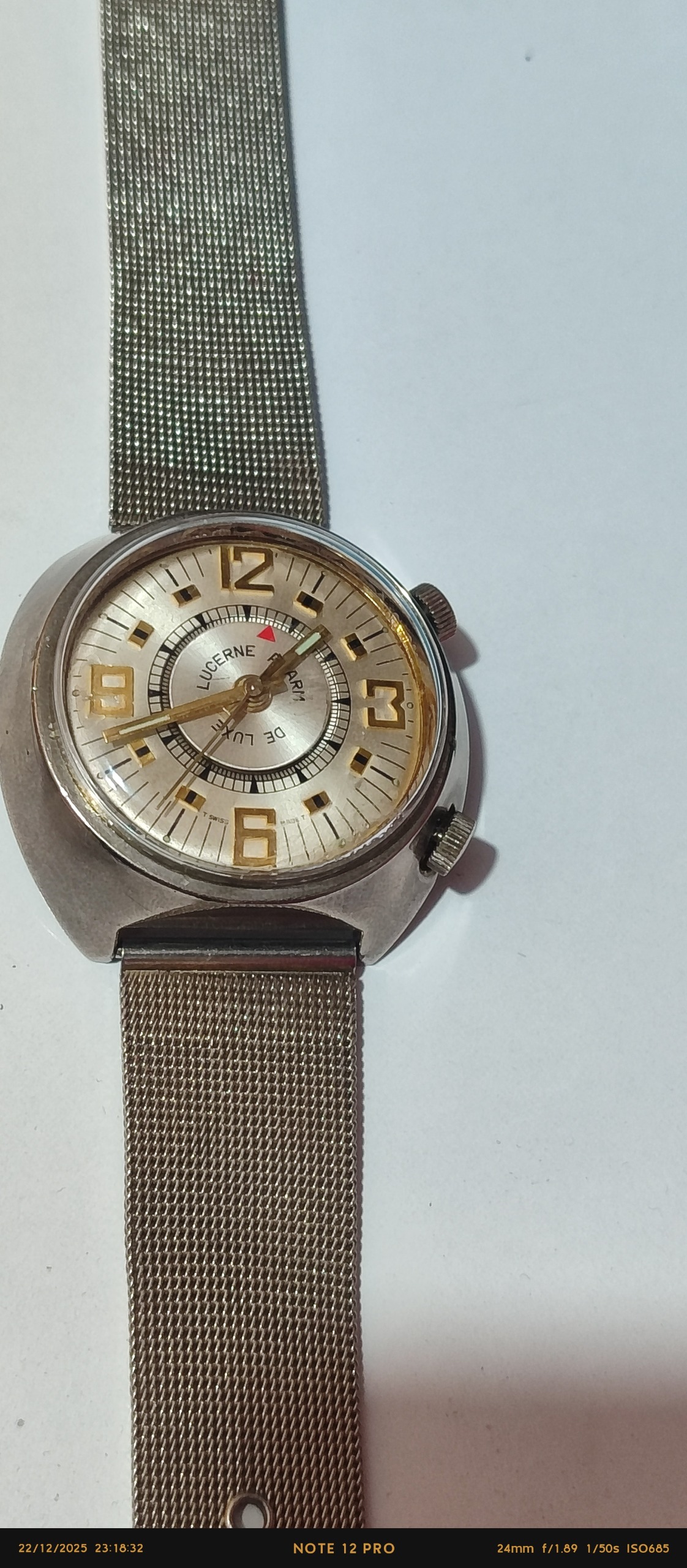 ساعت زنگی دلوکس