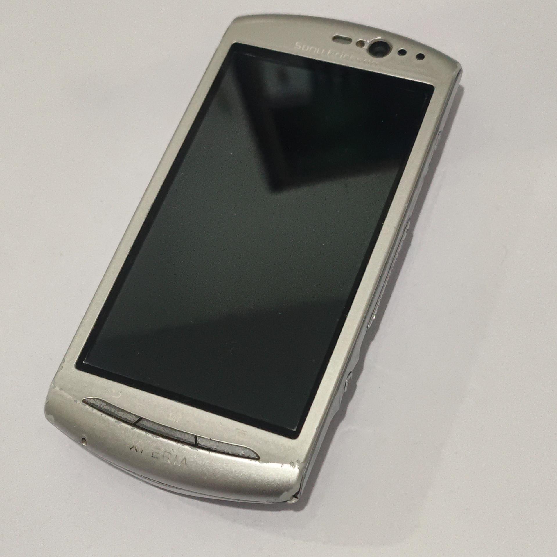 سونی اریکسون نئو v