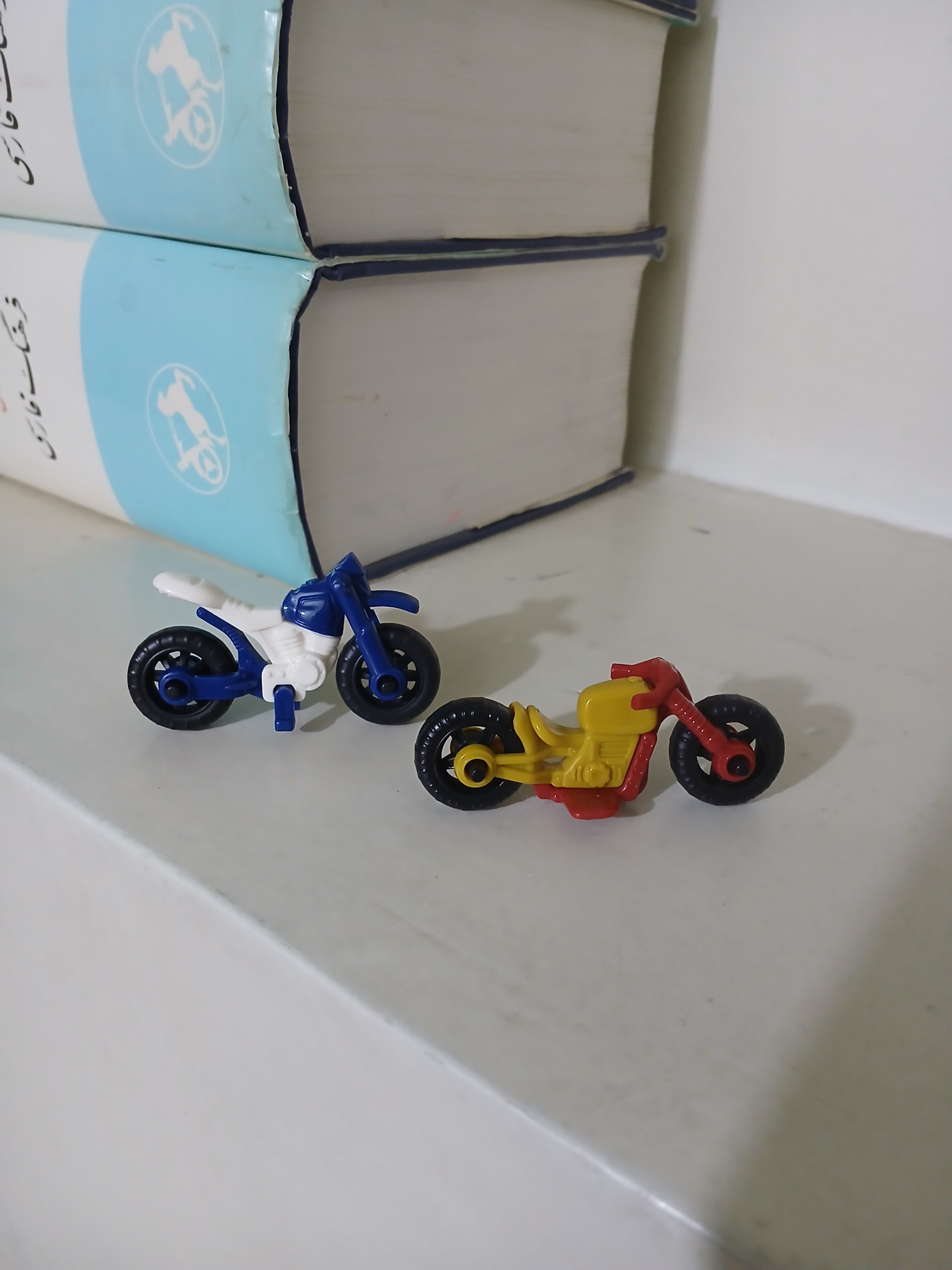 مینی فیگور موتورسیکلت کیندر شانسی 2 عدد