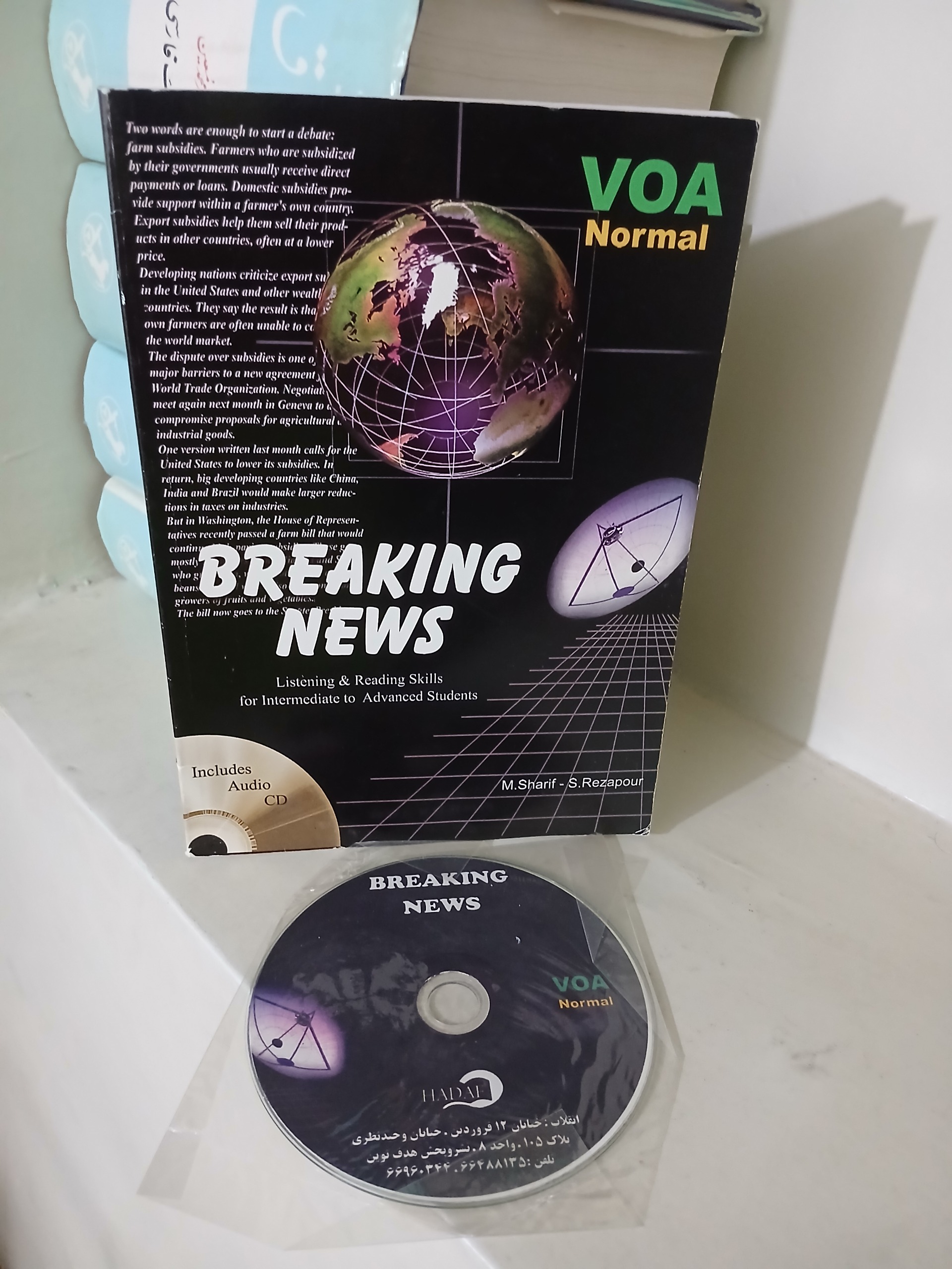 کتاب انگلیسی VOA Normal Breaking News با CD صوتی