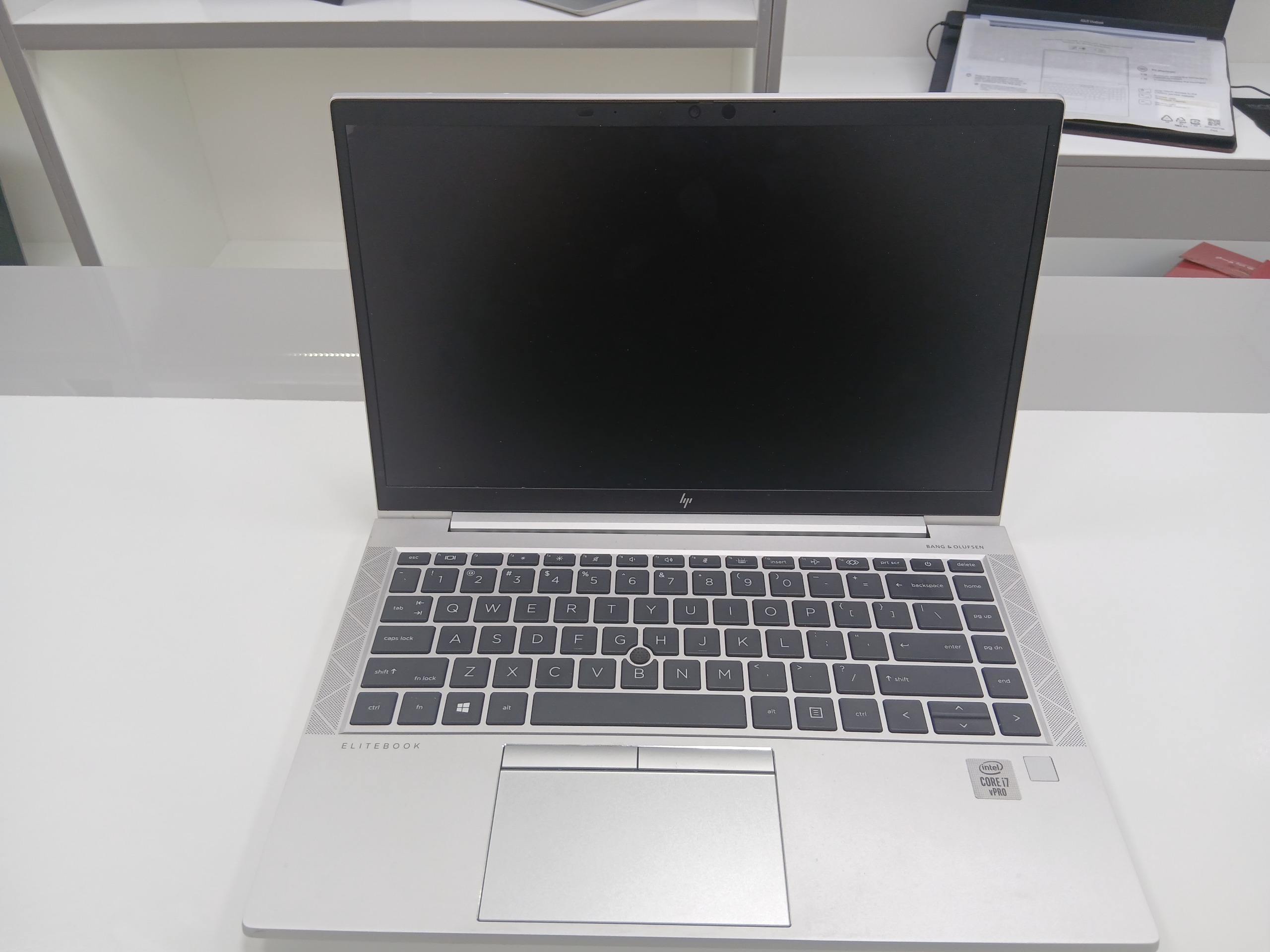 لپ تاپ hp i7نسل10 رم ssd 256GB  GB16 گارانتی هدایا