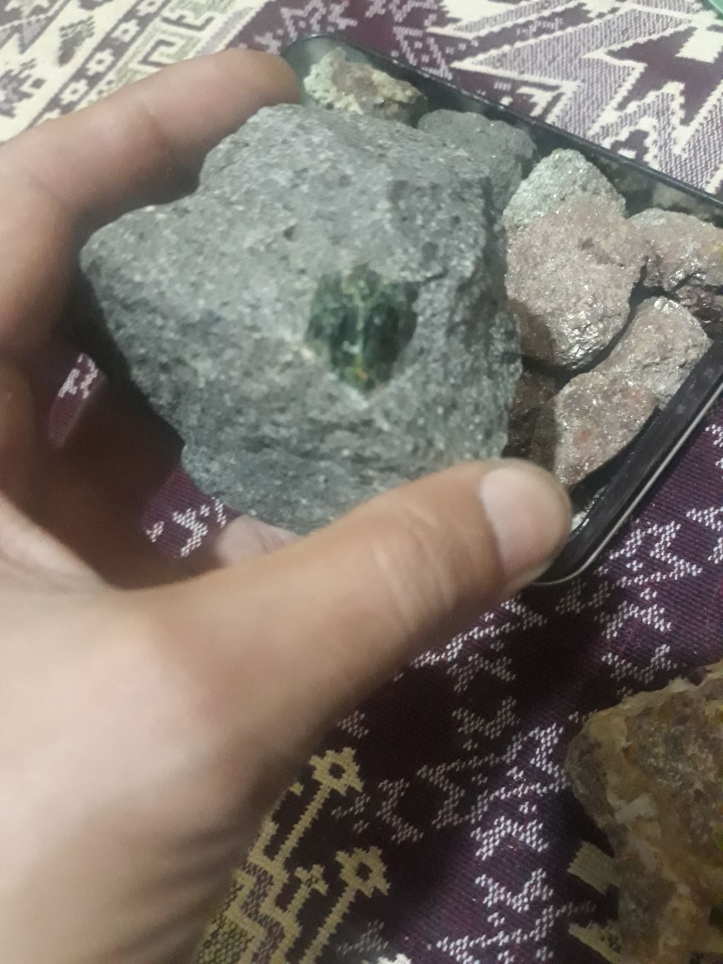 یک سنگ بستر که بهترین زمرددنیا دران تشکیل میشه